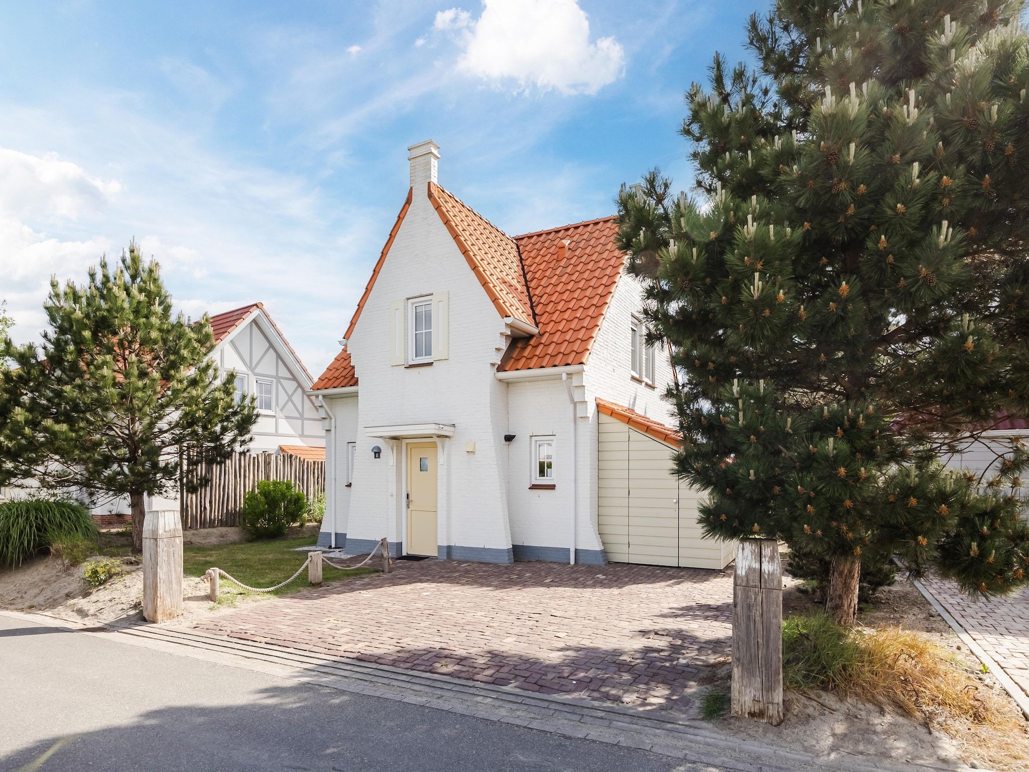 De buitenkant van Noordzee Residence Cadzand-Bad 23 in Cadzand-Bad