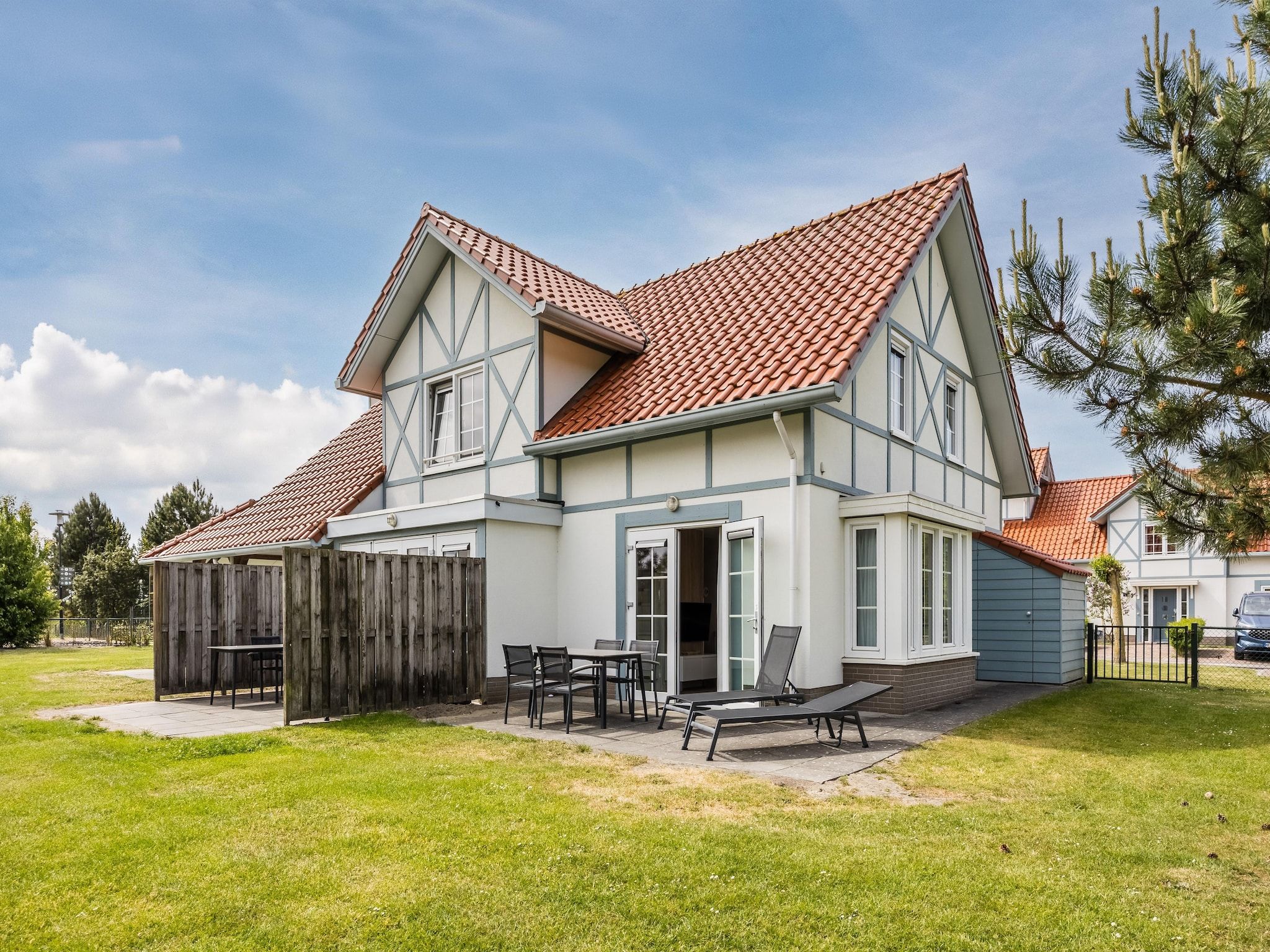 De buitenkant van Noordzee Residence Cadzand-Bad 25 in Cadzand-Bad