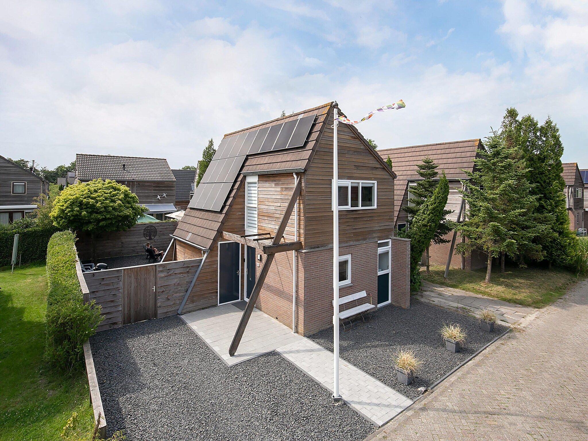 De buitenkant van Yn'e Lijte 110 in Grou
