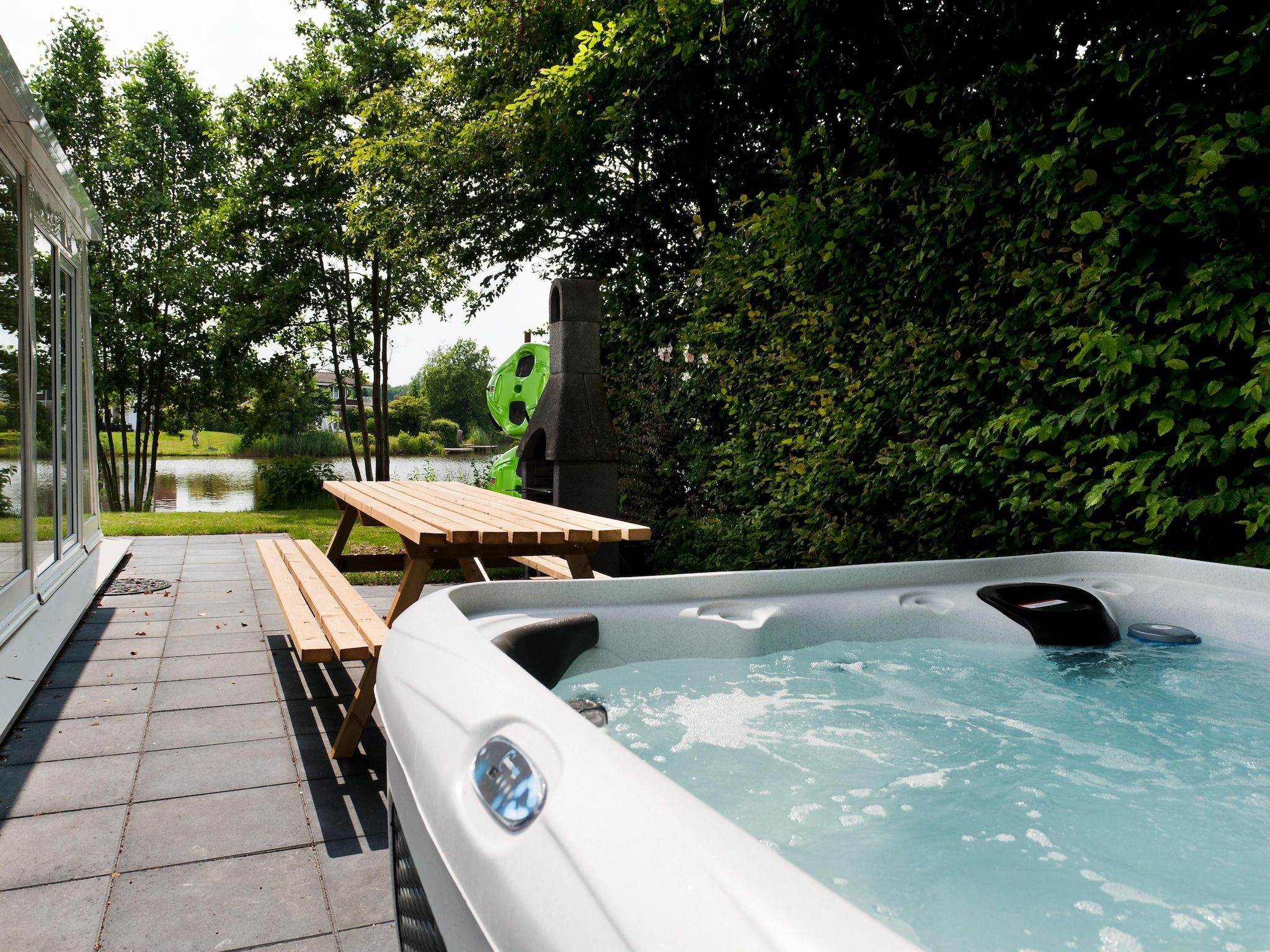 Voorzieningen bij 8 pers Metbroekhuis Wellness de luxe met sauna & buitenspa in Groningen