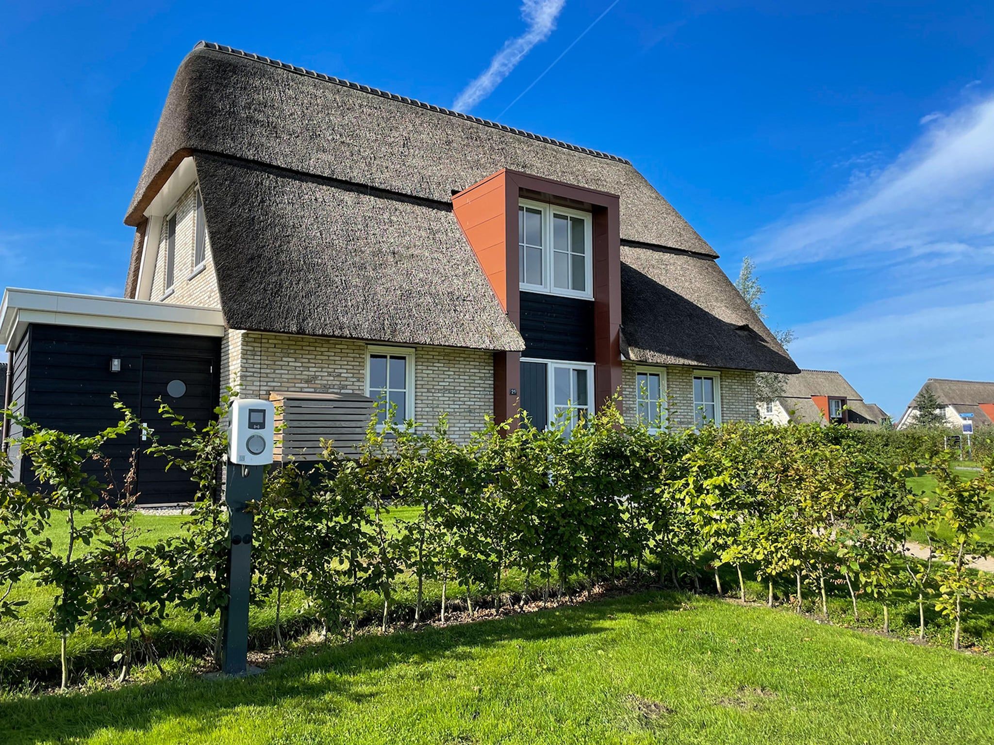 De buitenkant van Friese Meren Villa's 20 in Delfstrahuizen