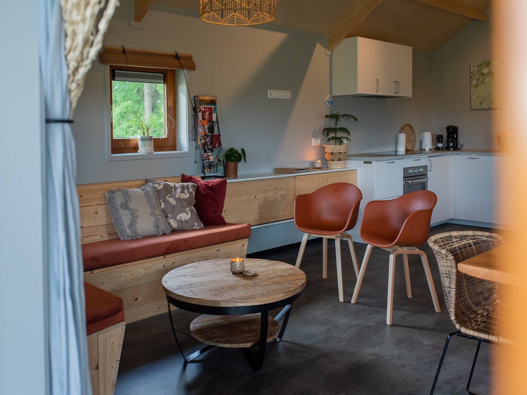 De woonkamer van Acker Lodges 3 in Ruinerwold