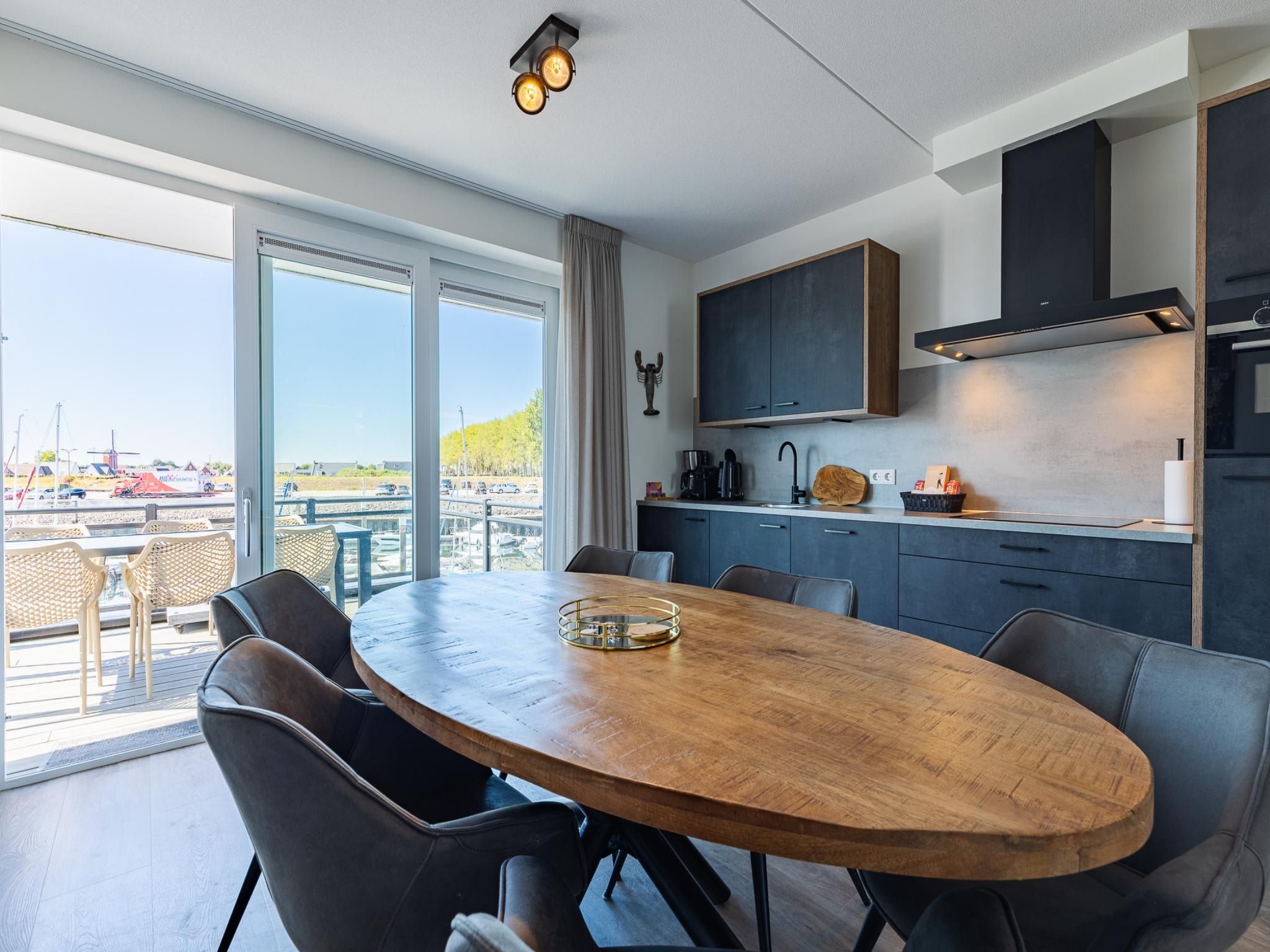 De eetkamer van Havenweg 8-14 in St. Annaland