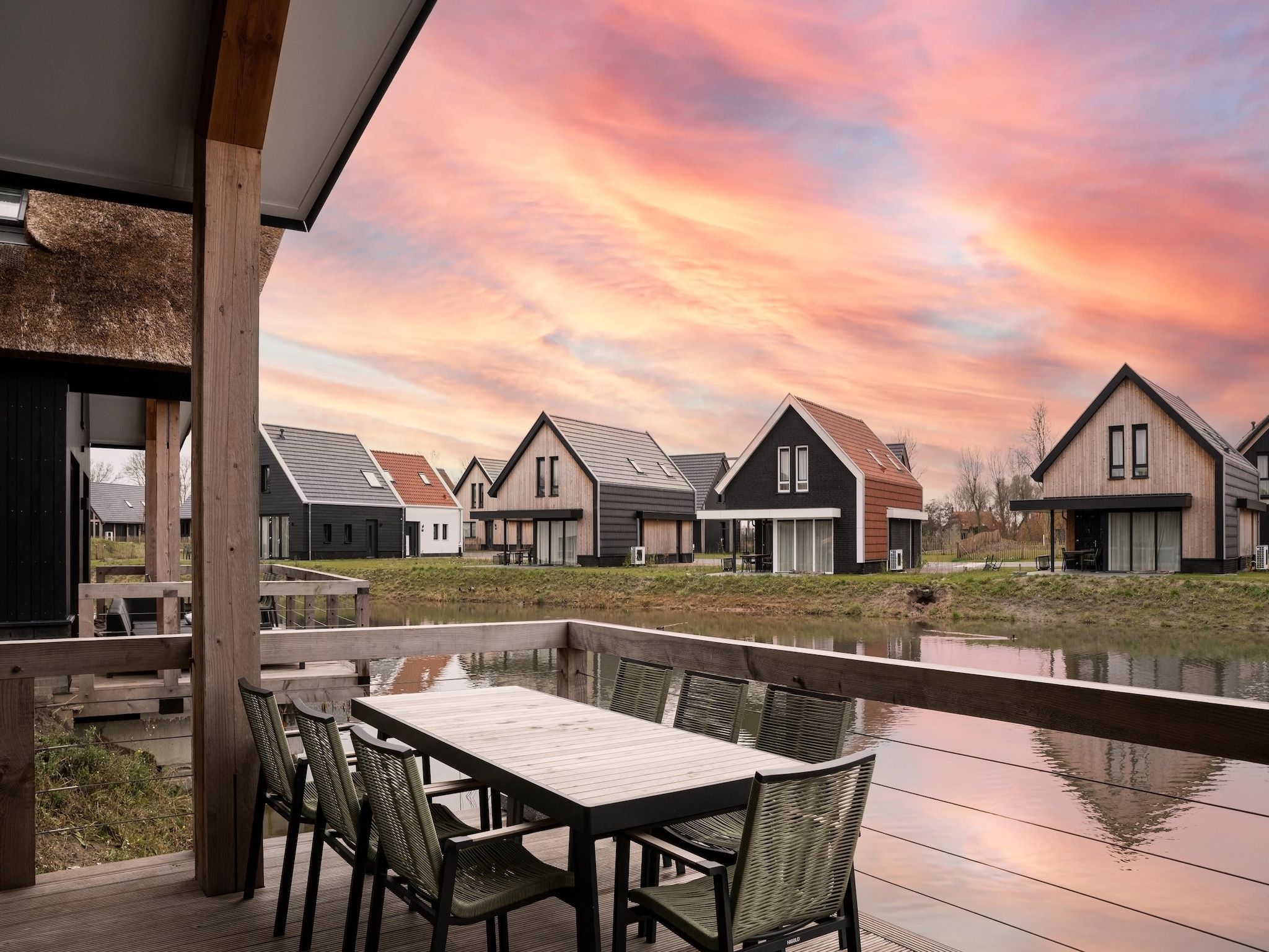 Het terras van Resort Nieuwvliet-Bad 14 in Nieuwvliet