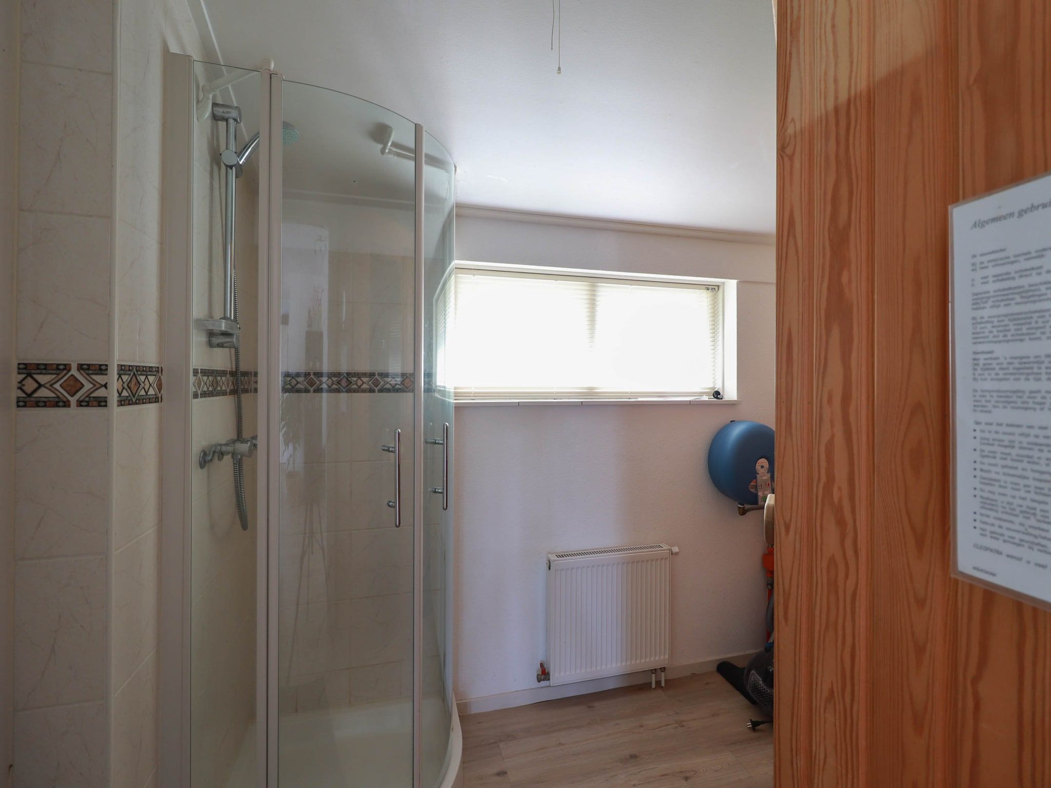 De badkamer van Duinvilla Deluxe met Sauna - 8 personen in Makkum