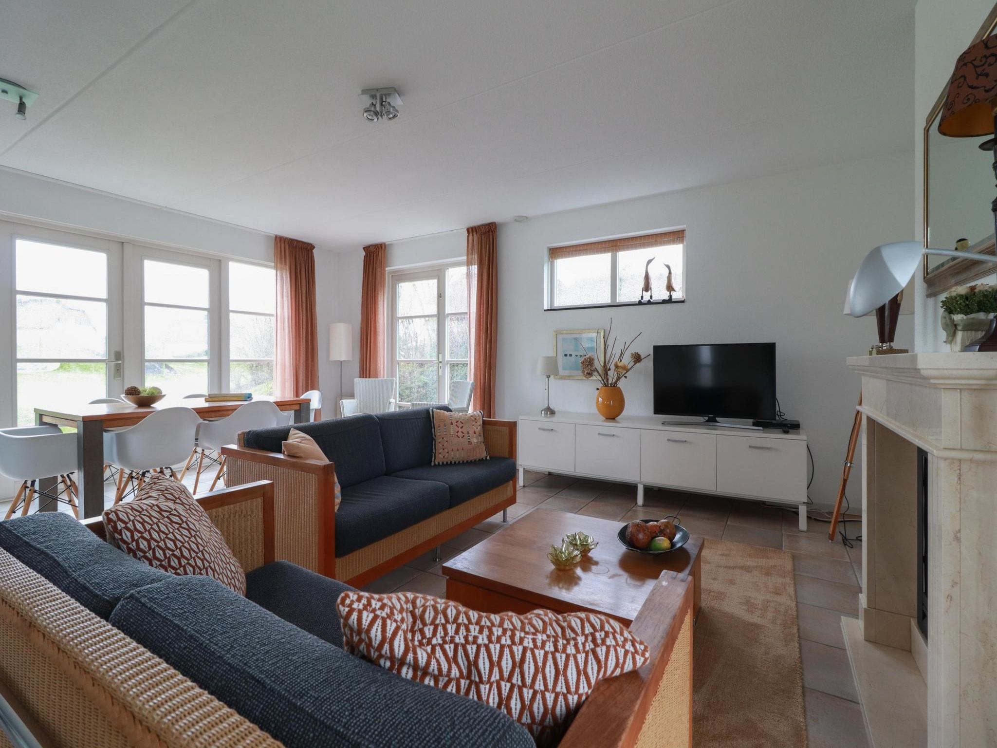 De woonkamer van Duinvilla - 6 personen in Makkum