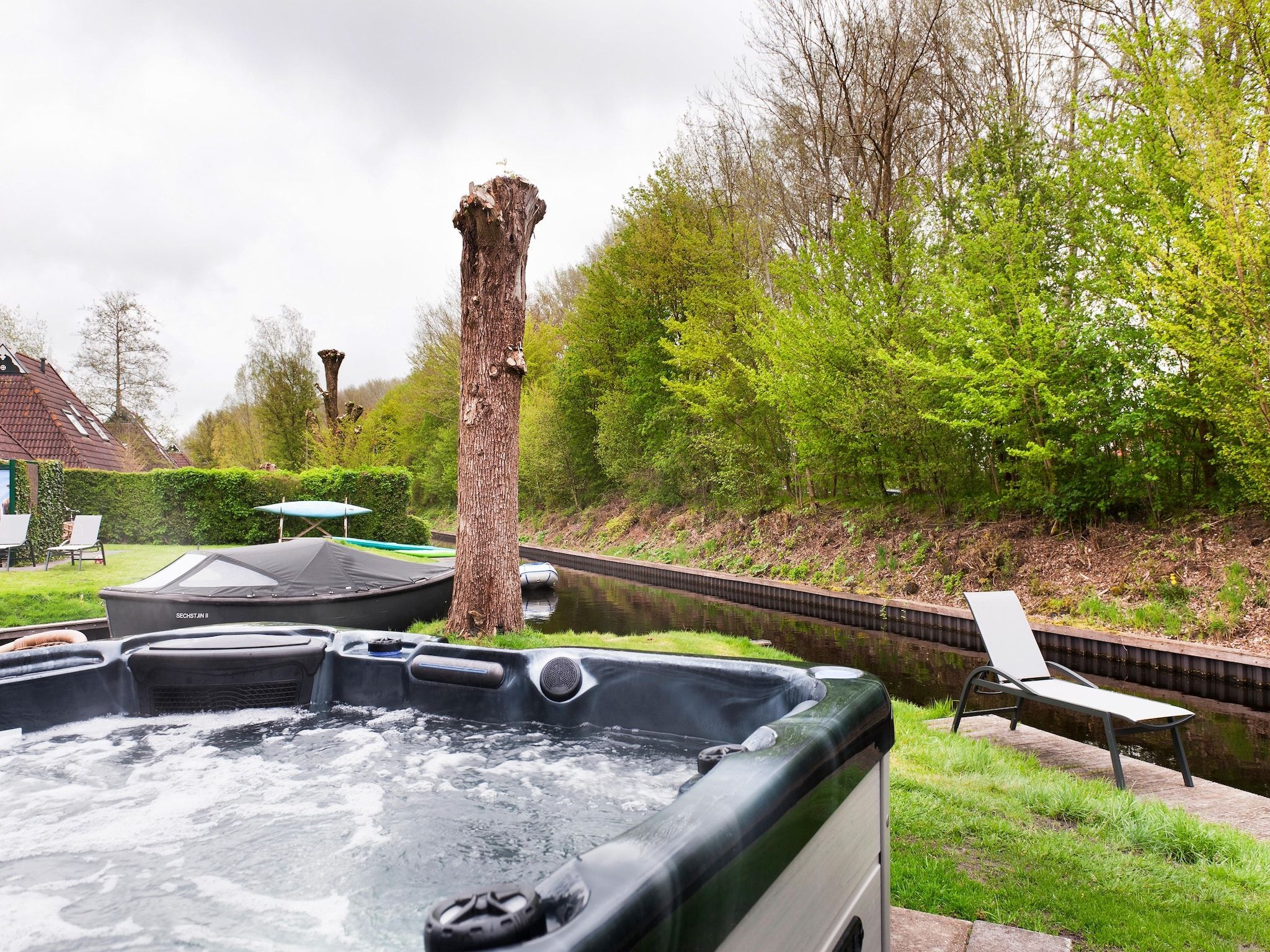 Voorzieningen bij Wiid Wellness de luxe met sauna & buitenspa in Friesland