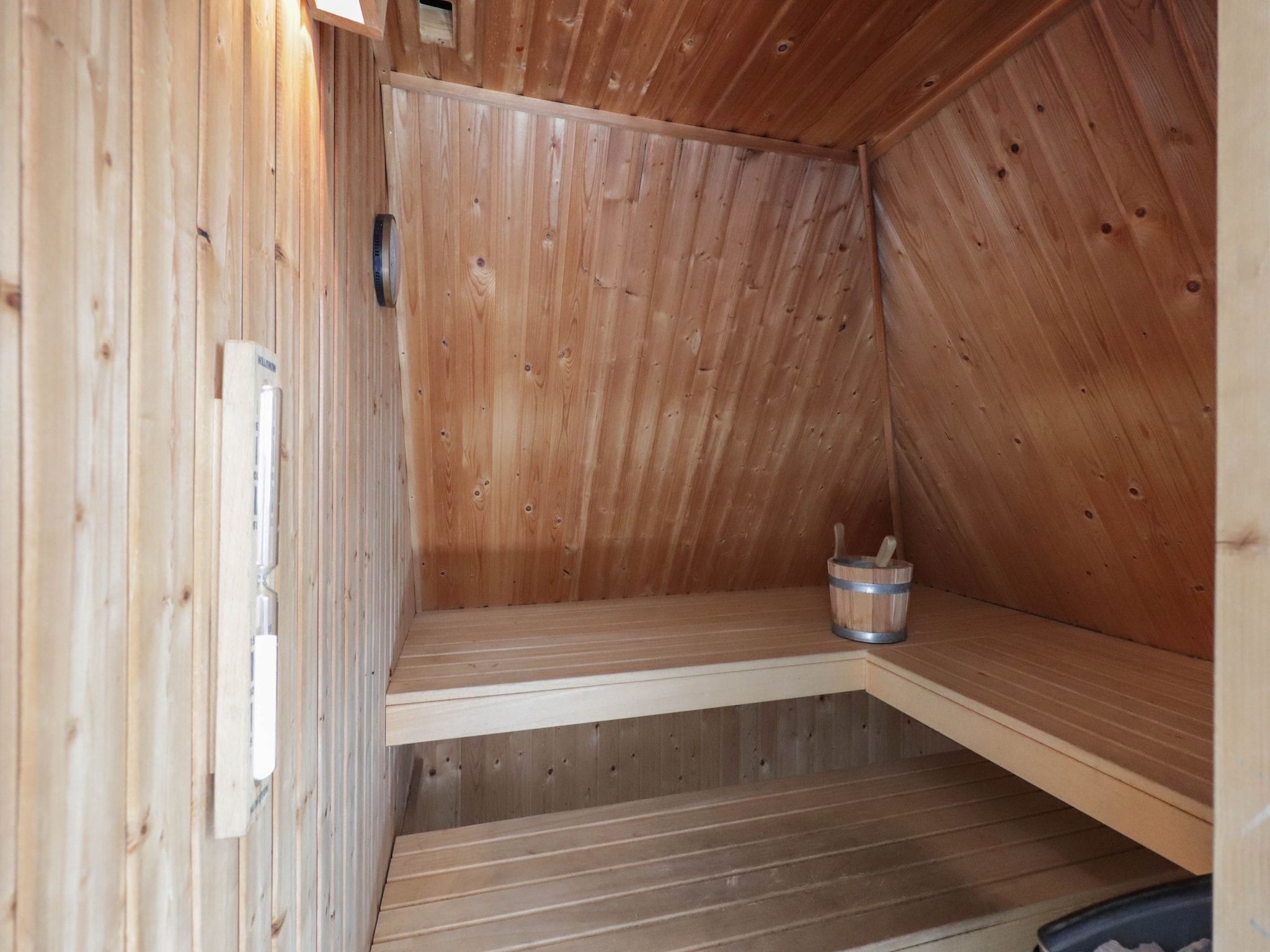 Wellness bij Beachvilla Royaal met Sauna - 10 personen in Makkum