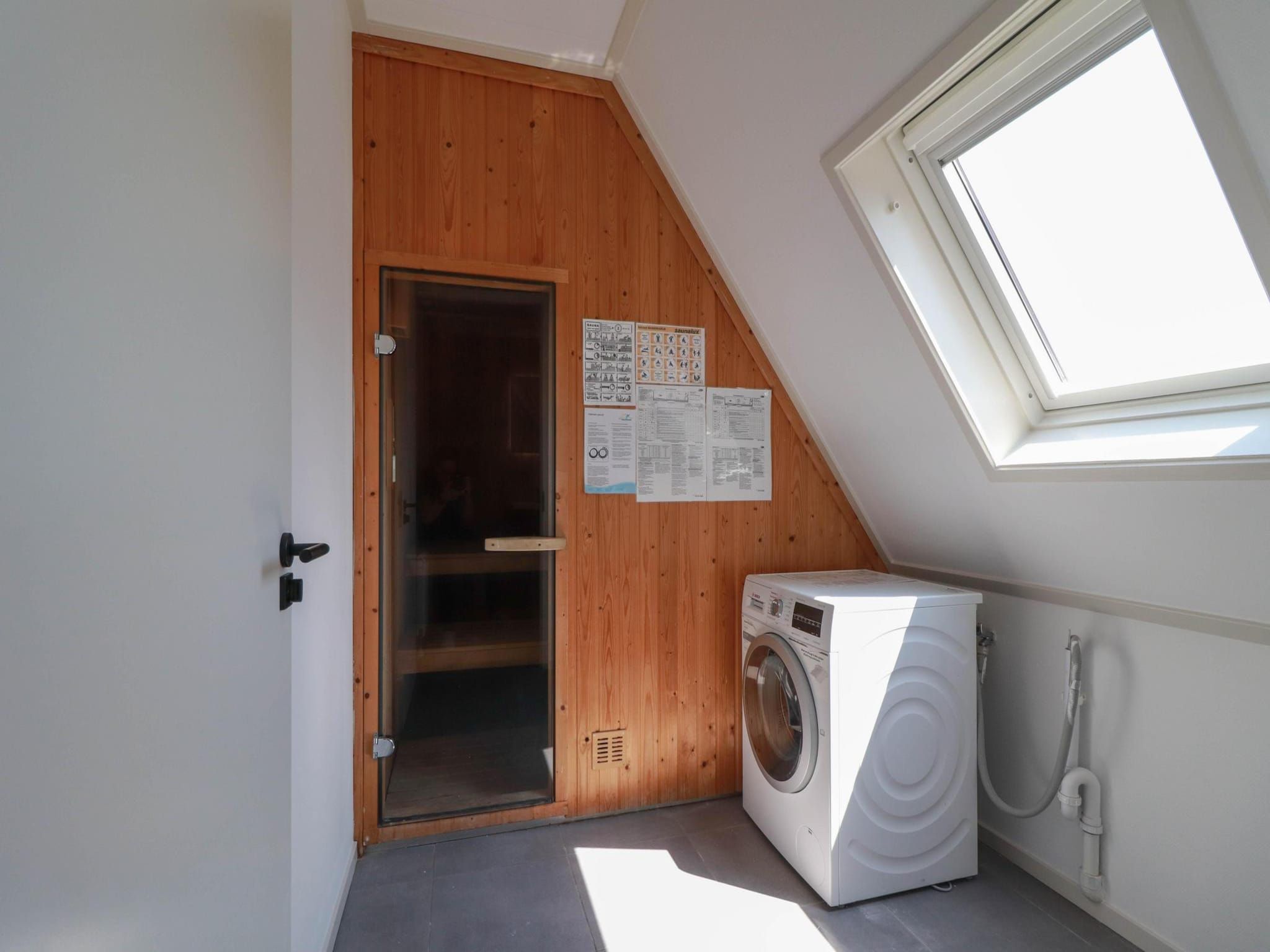 De badkamer van Beachvilla Royaal met Sauna - 10 personen in Makkum