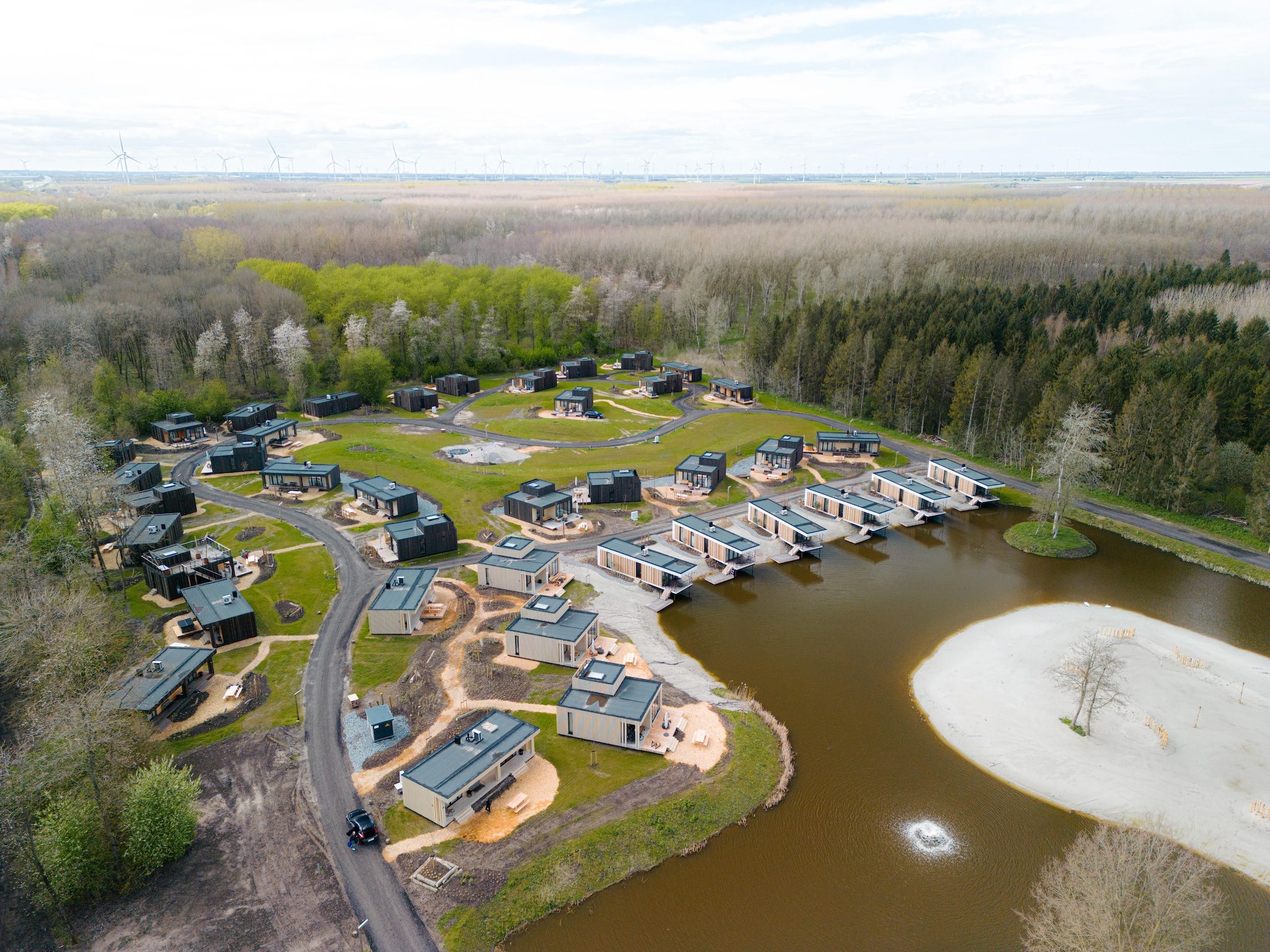 Parkfaciliteiten bij Resort de Parel 12 in Zeewolde