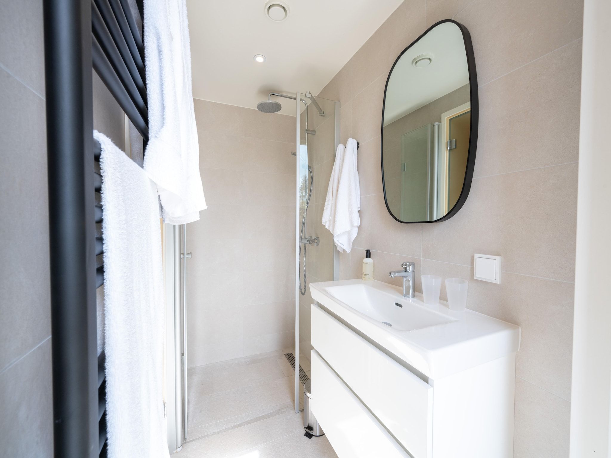 De badkamer van Resort de Parel 12 in Zeewolde
