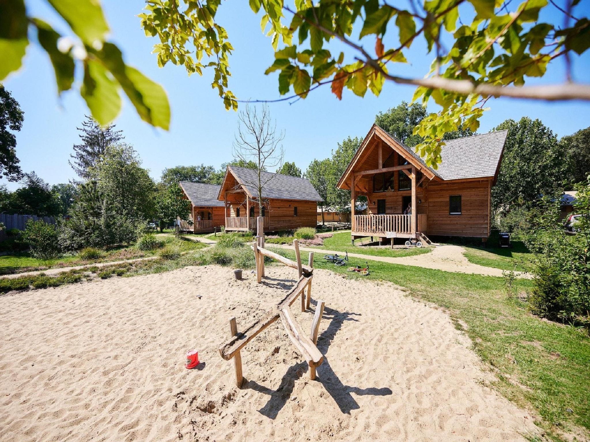 De buitenkant van Vakantiepark Sandberghe 13 in Uden
