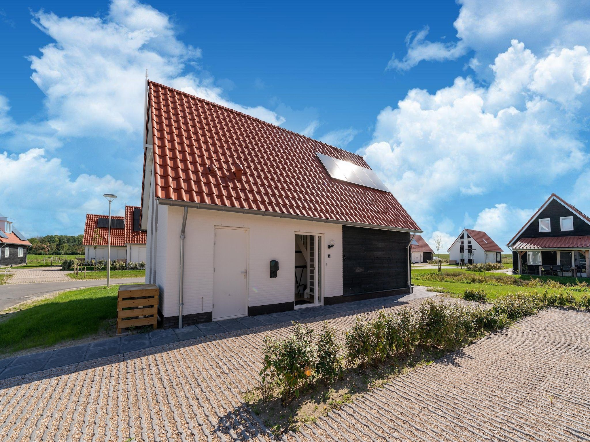 De buitenkant van Schollevaer Huis Nr 34 in Scherpenisse