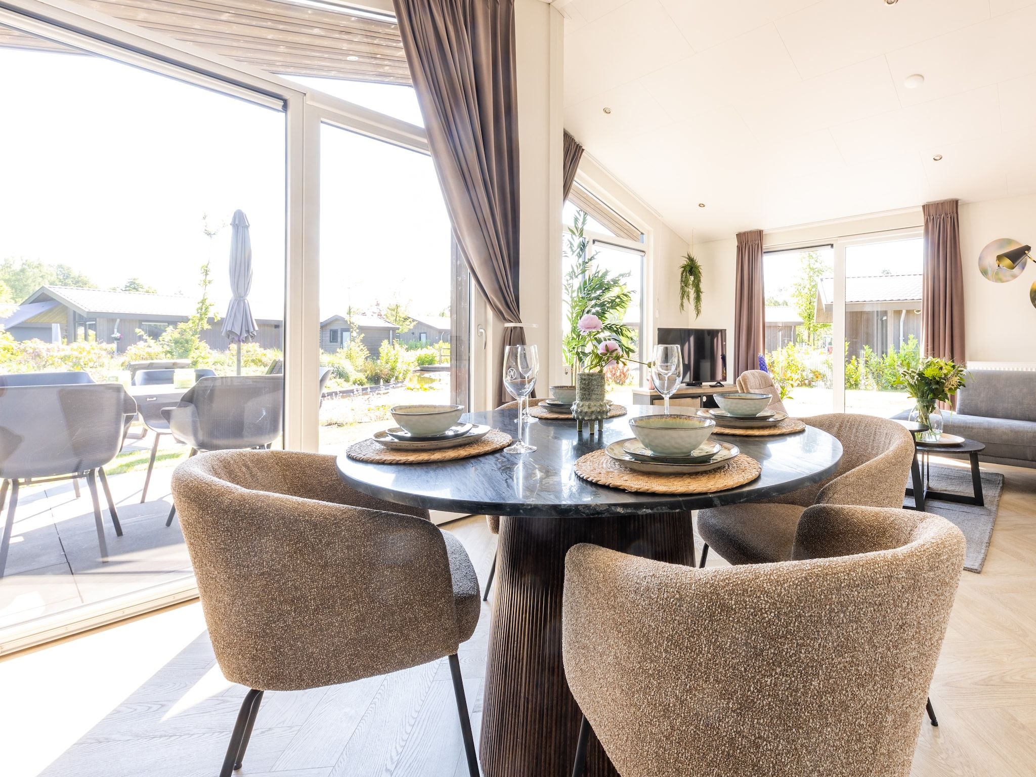De woonkamer van Vakantiepark Molenvelden 7 in Veldhoven