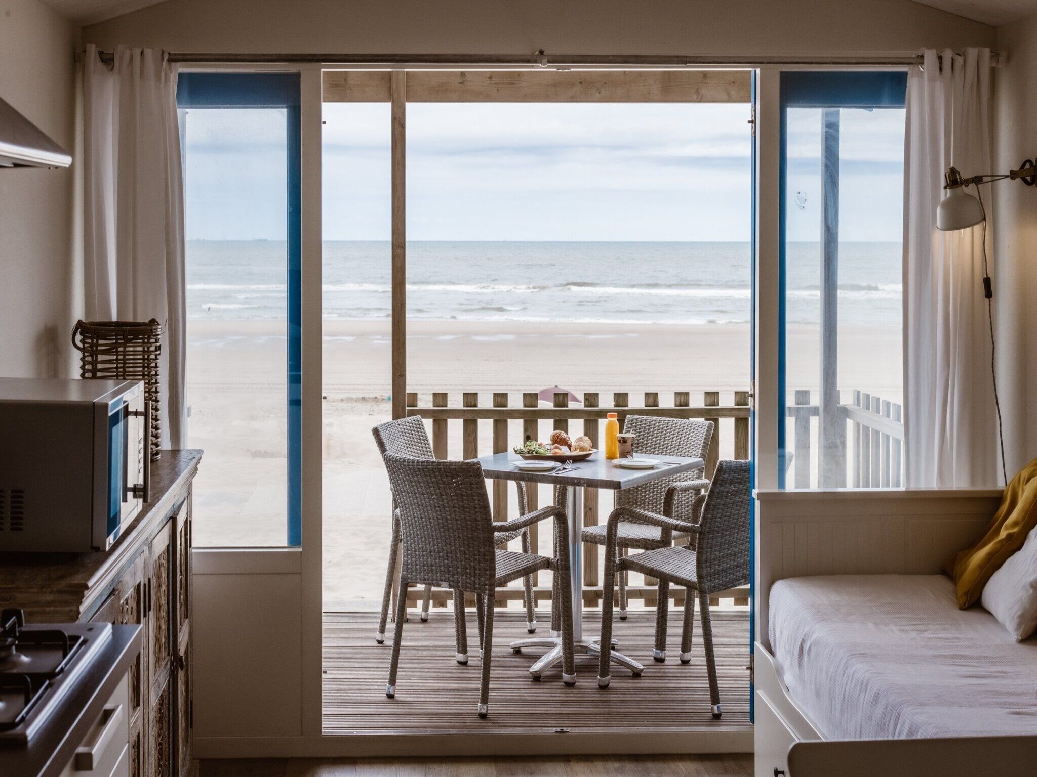De woonkamer van Resort Beach Houses Wijk aan Zee 1 in Wijk aan Zee