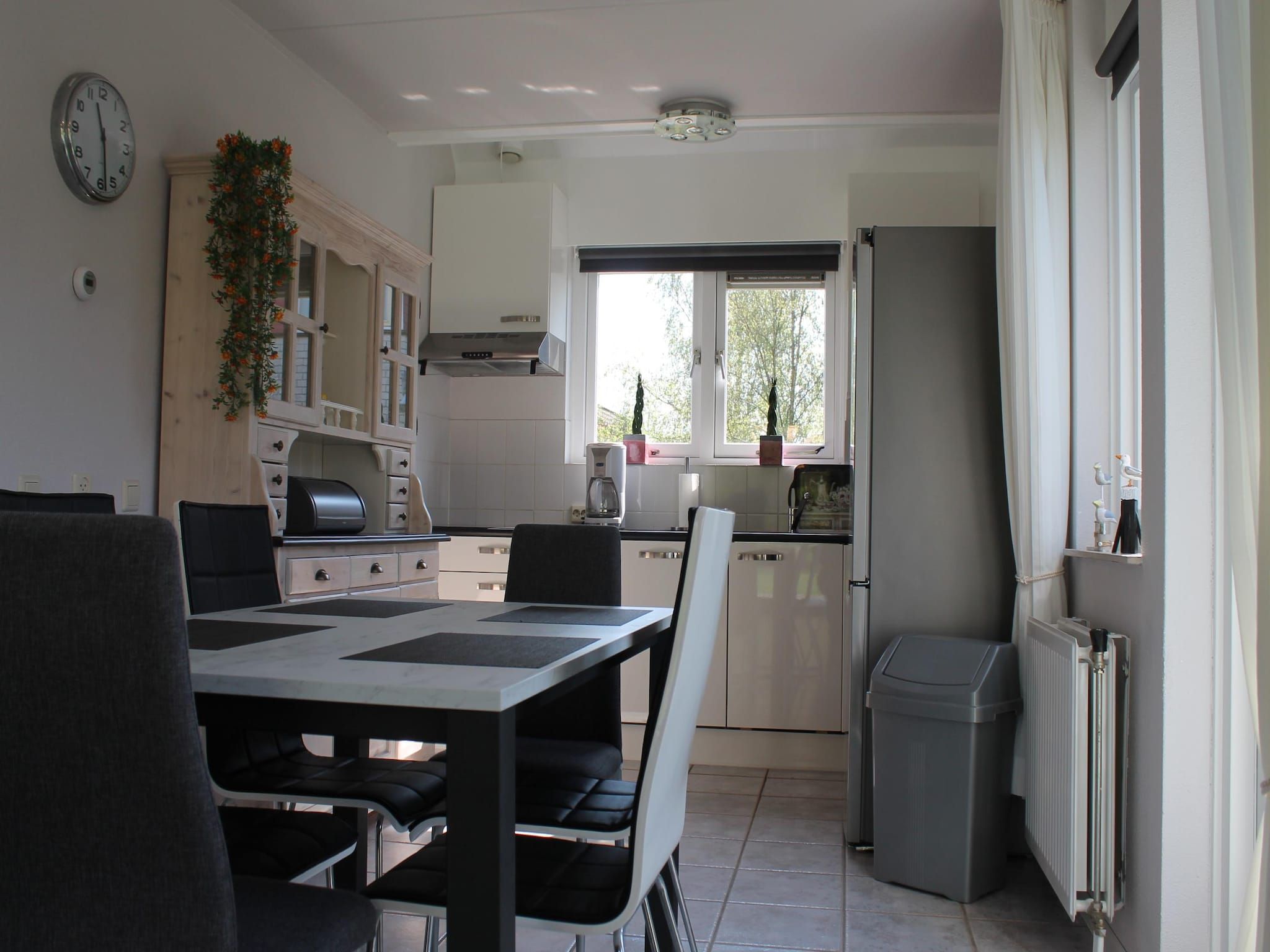 De keuken van Villapark De Oesterbaai 21 in Wemeldinge