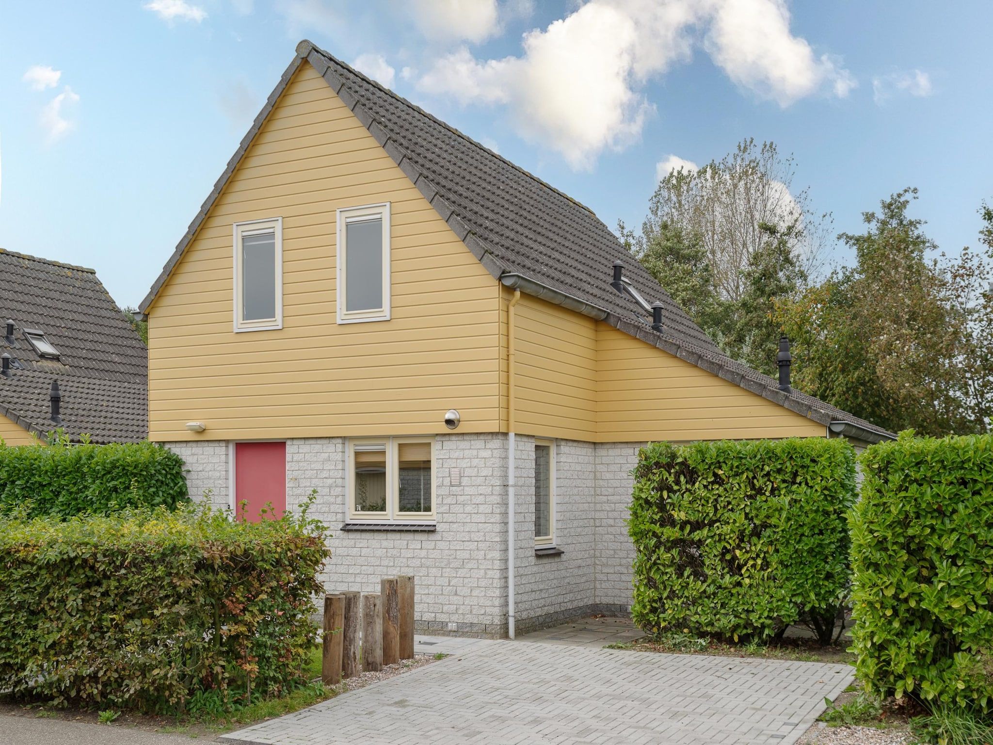 De buitenkant van Villapark De Oesterbaai 74 in Wemeldinge