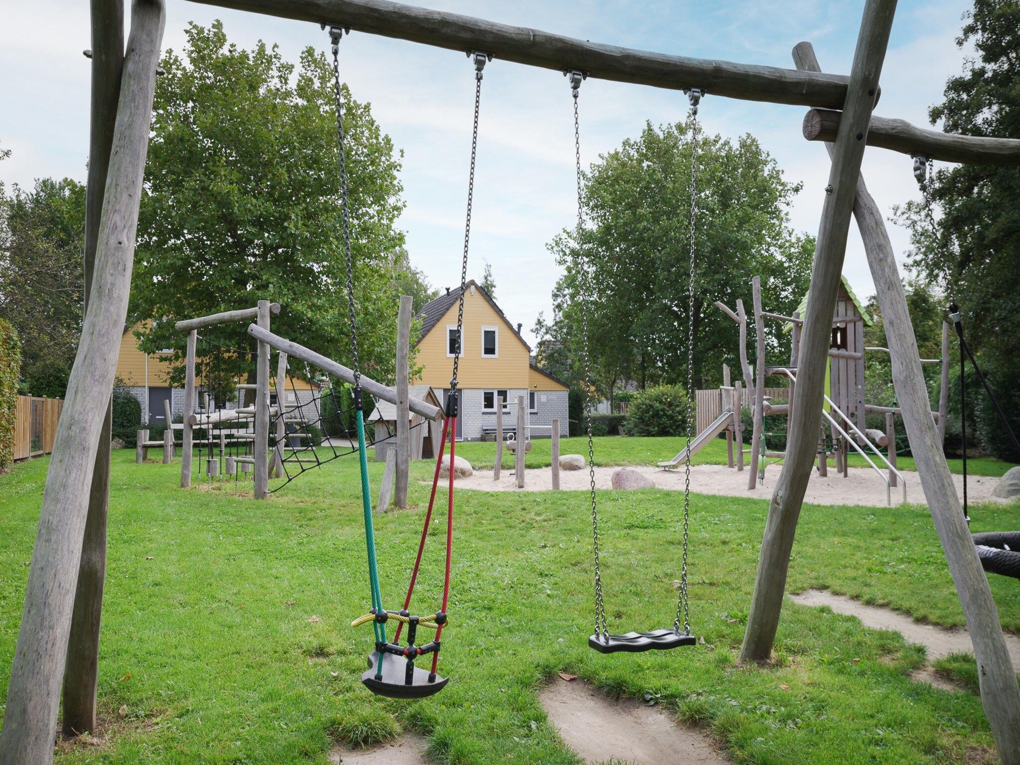 De tuin van Villapark De Oesterbaai 74 in Wemeldinge
