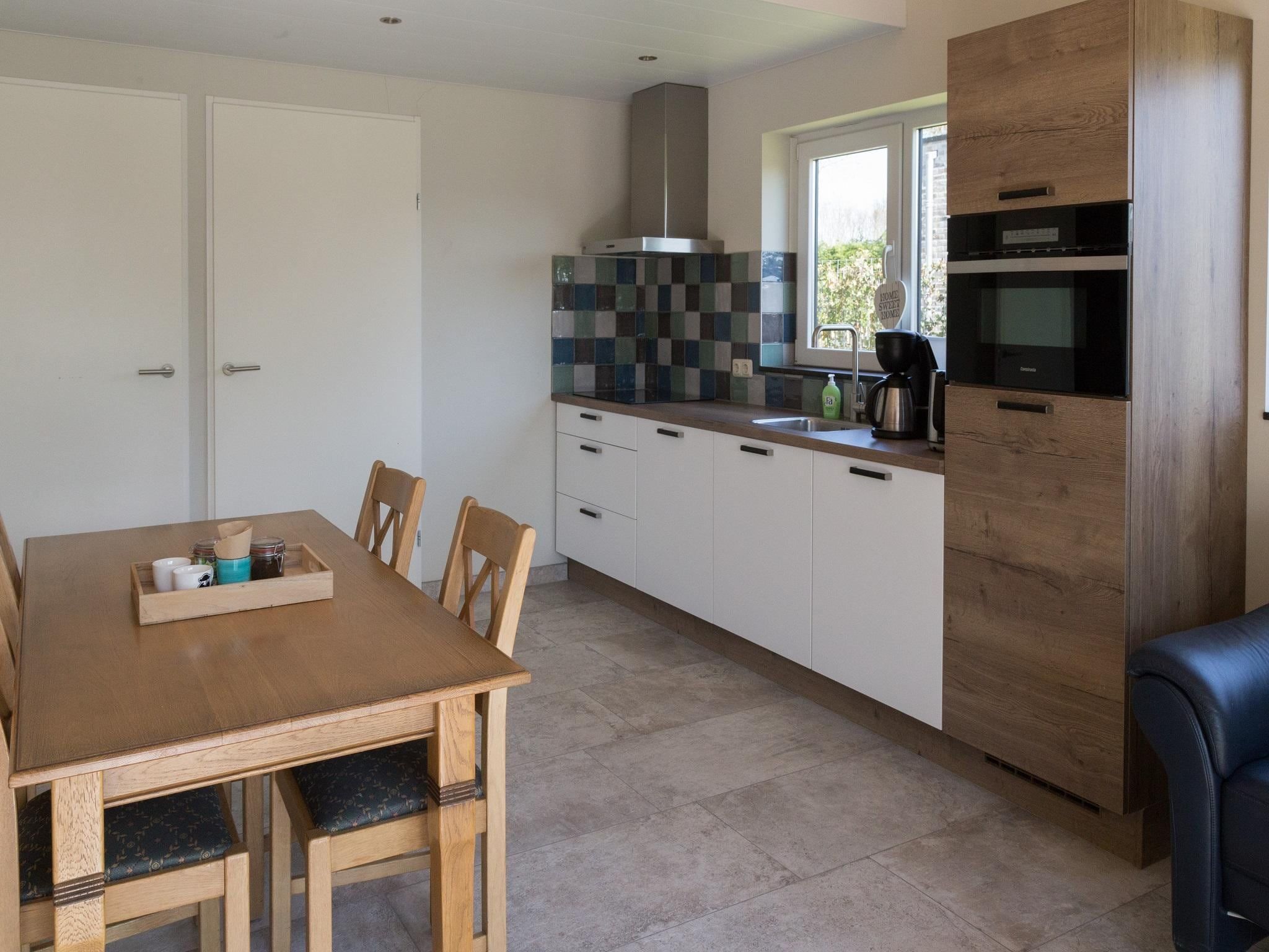 De keuken van Kustwoning Baarland in Zeeland in Baarland
