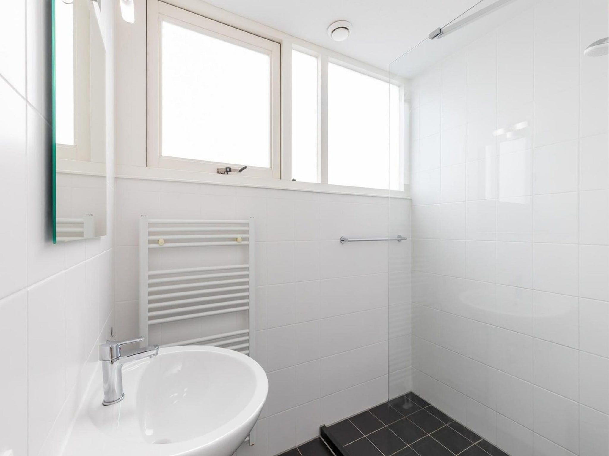 De badkamer van Strandvilla 30 in Renesse