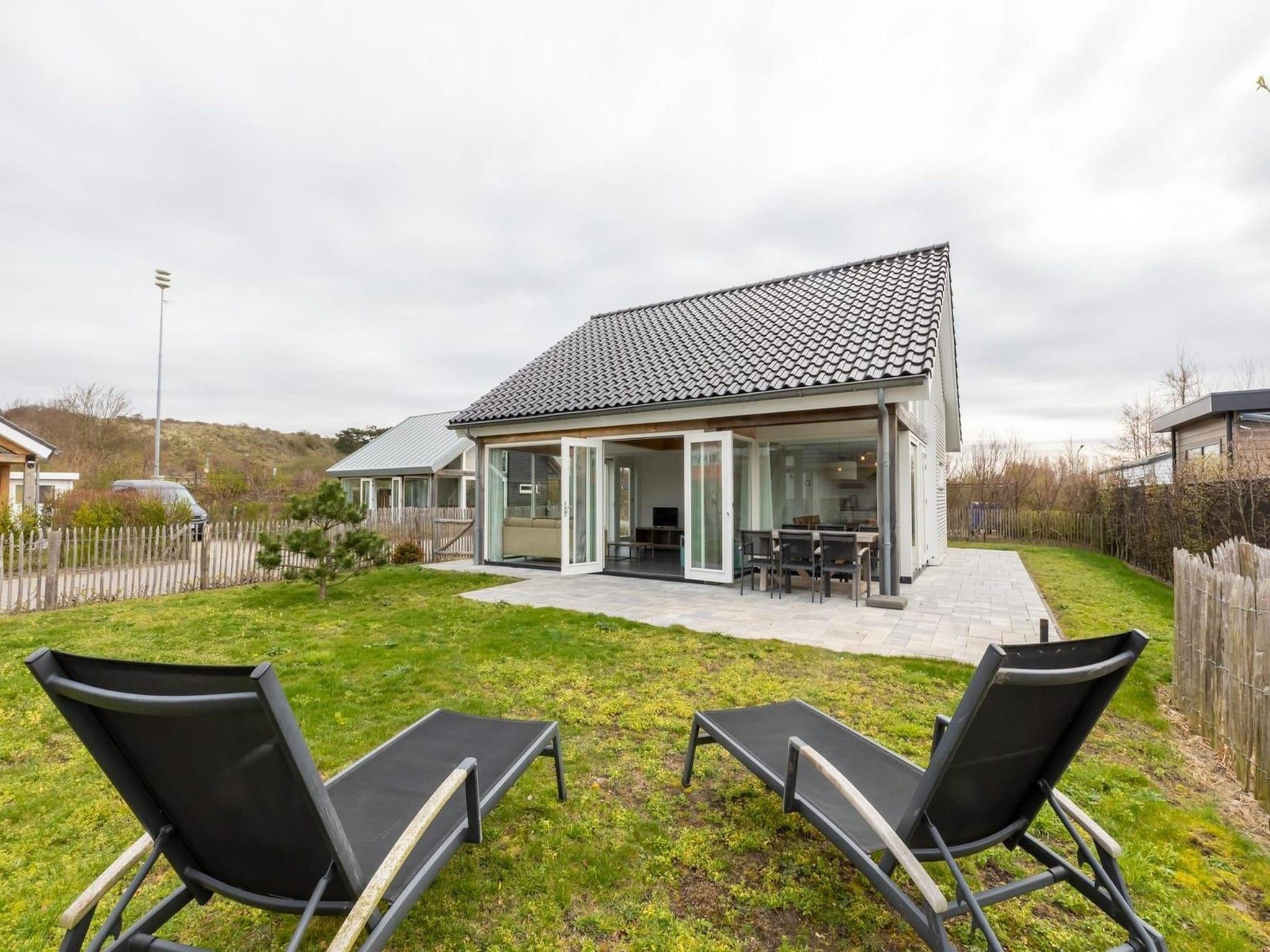 De tuin van Strandvilla 30 in Renesse