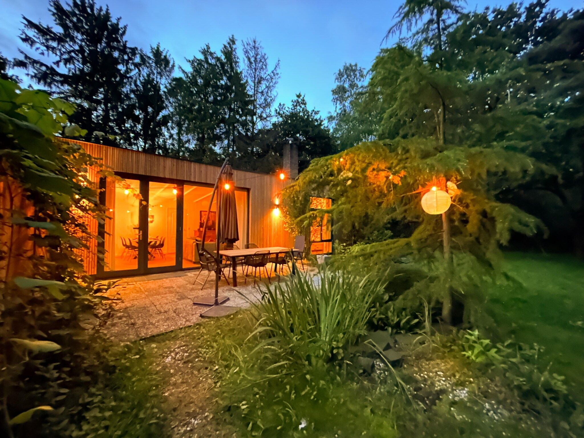 Het terras van Bos suite in Zelhem
