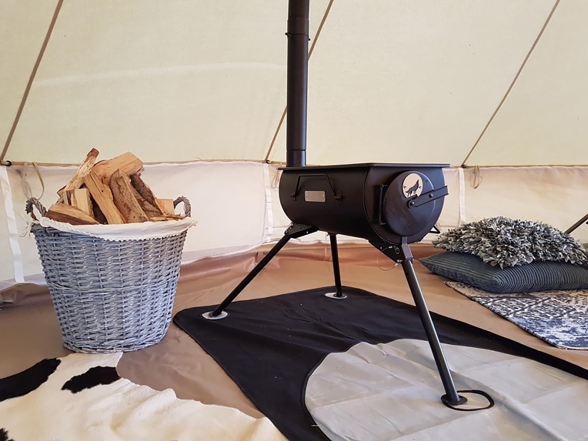 Sfeerbeeld van Glamour tent 'Smuk' in Twijzel