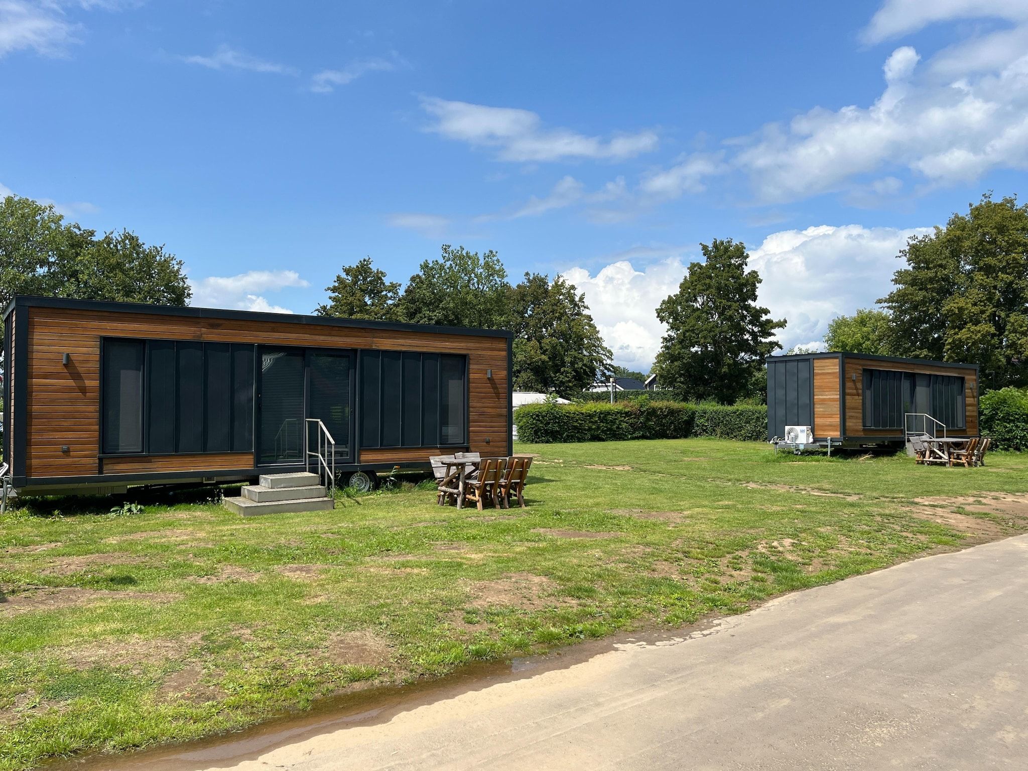 De buitenkant van Recreatiepark Rhederlaagse Meren 19 in Lathum
