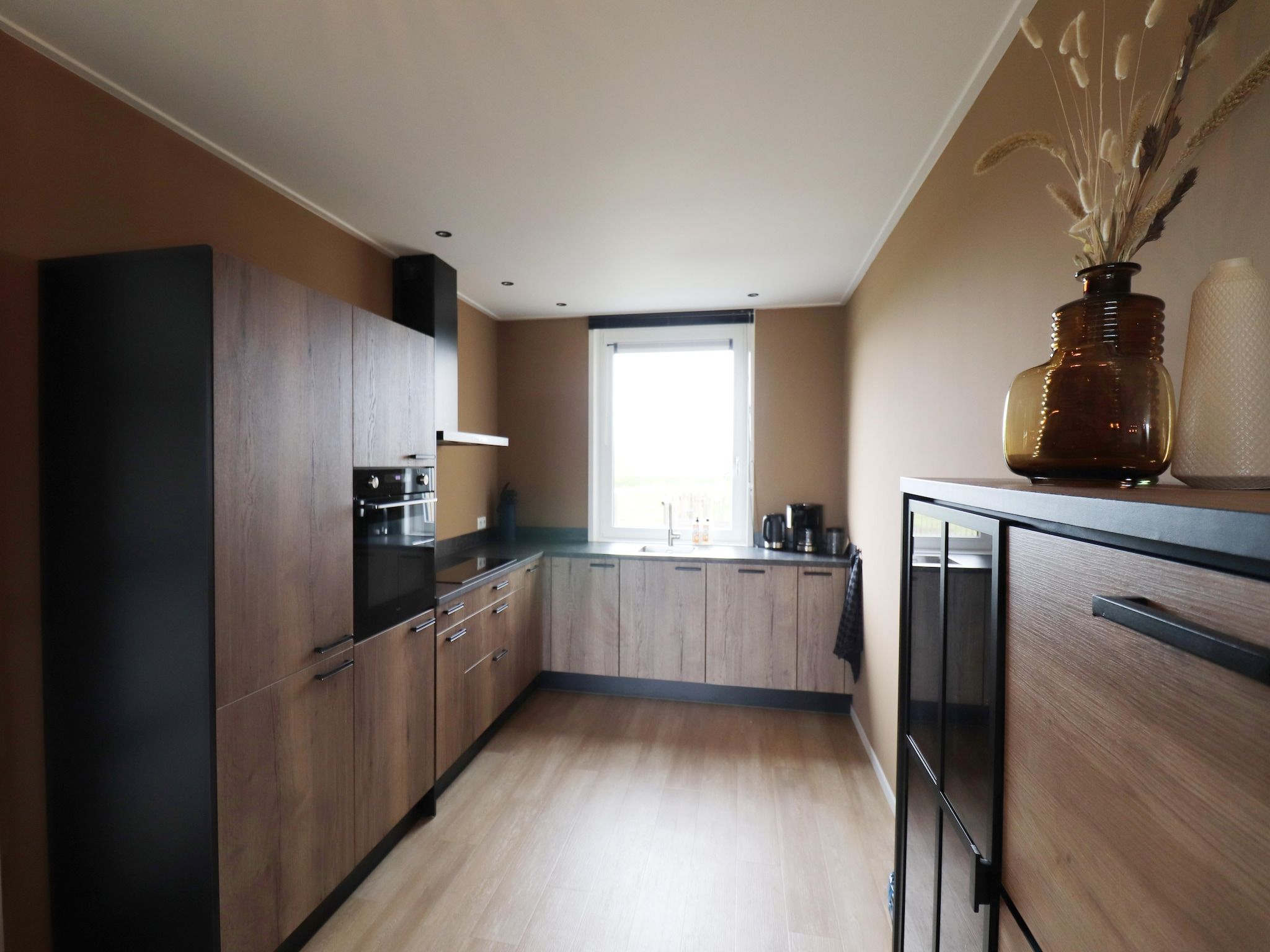 De keuken van Friese Villa 6 pers met sloep optioneel bij te boeken in Leons