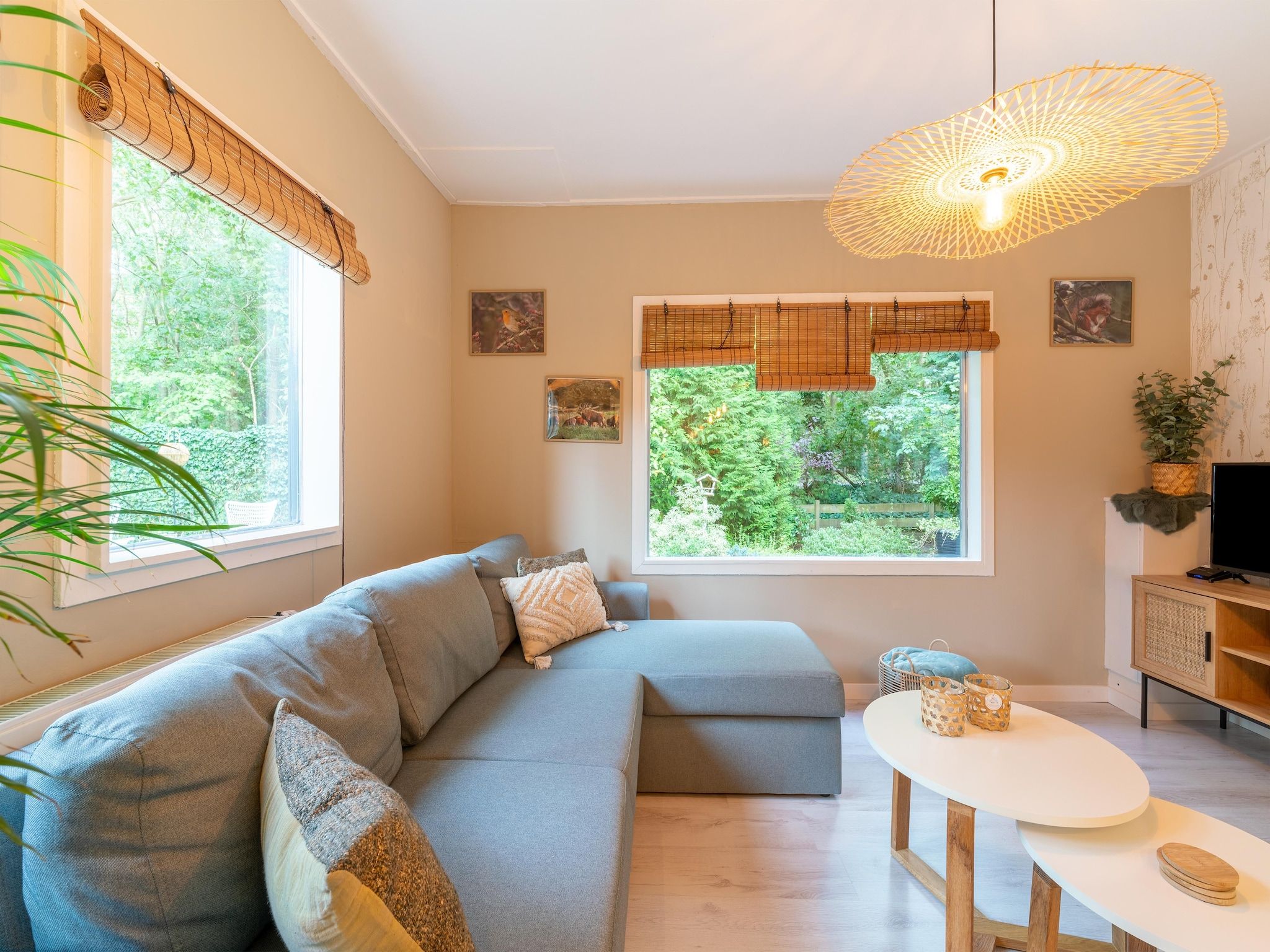 De woonkamer van Boshuisje Joy in Gelderland