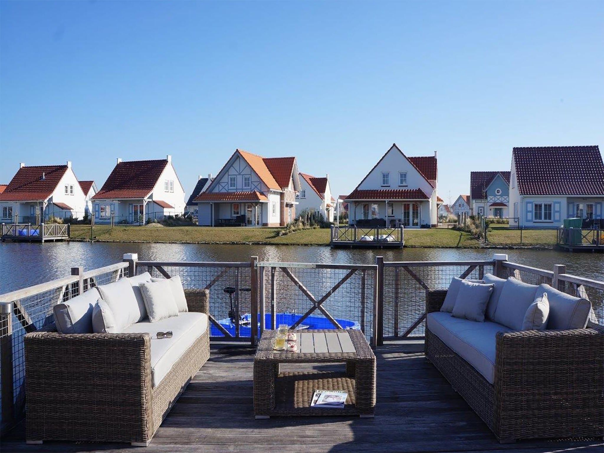 Het terras van Noordzee Résidence Cadzand-Bad 33 in Cadzand-Bad