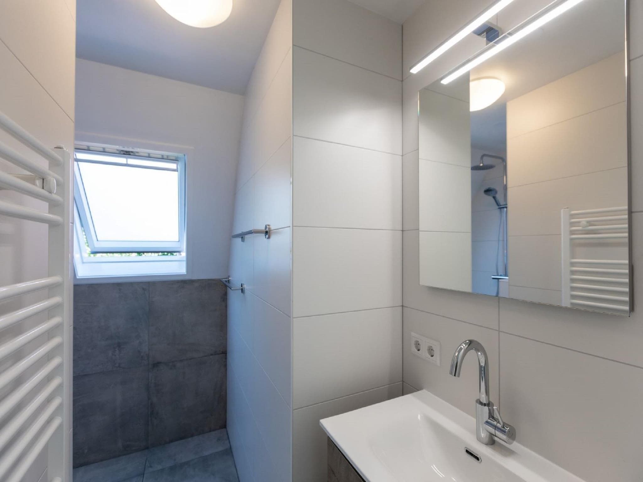 De badkamer van Vakantie bij Meeussen - Molendal 3 in Plasmolen