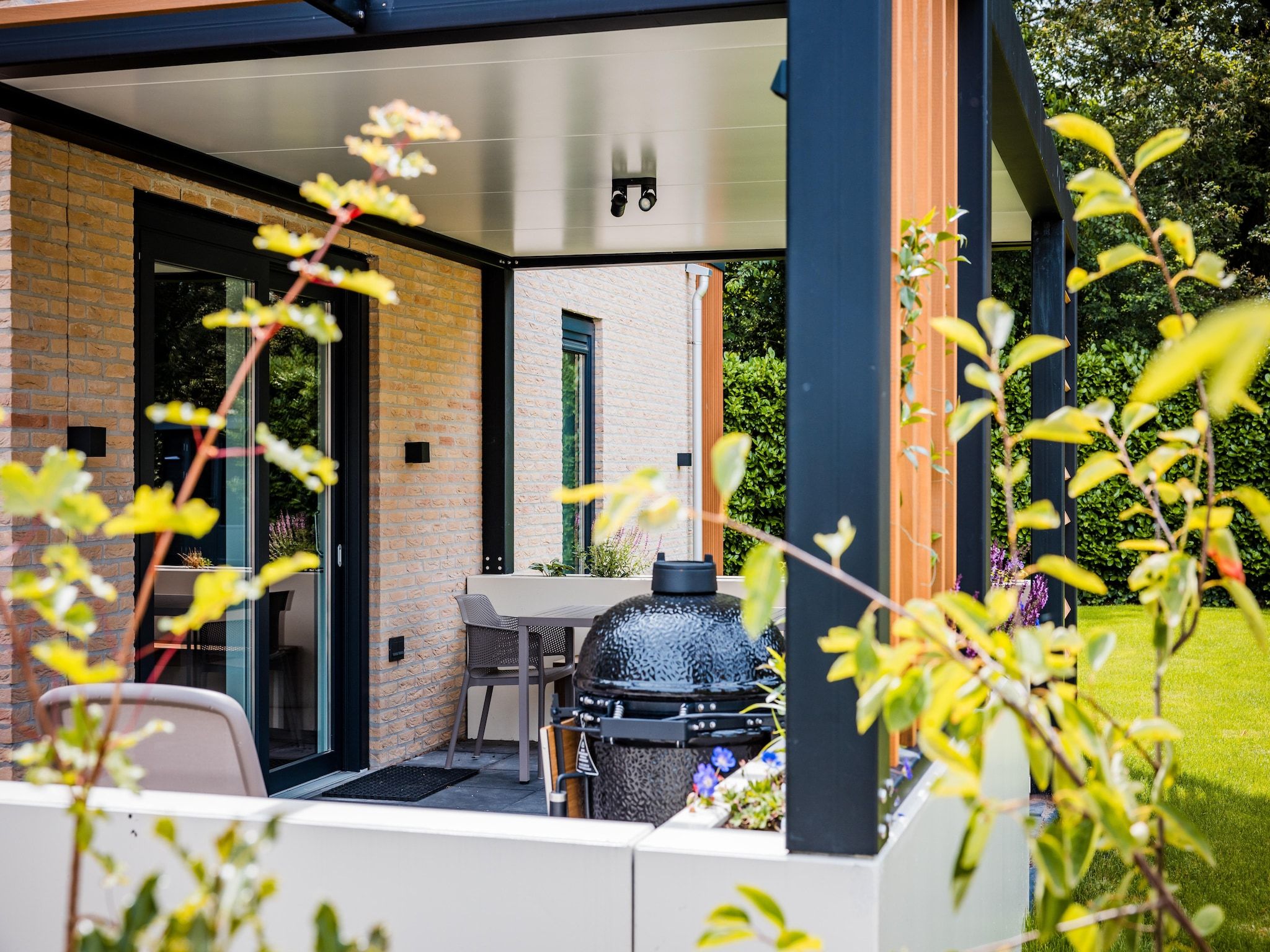 De tuin van Dwergarend 17-18 in Voorthuizen