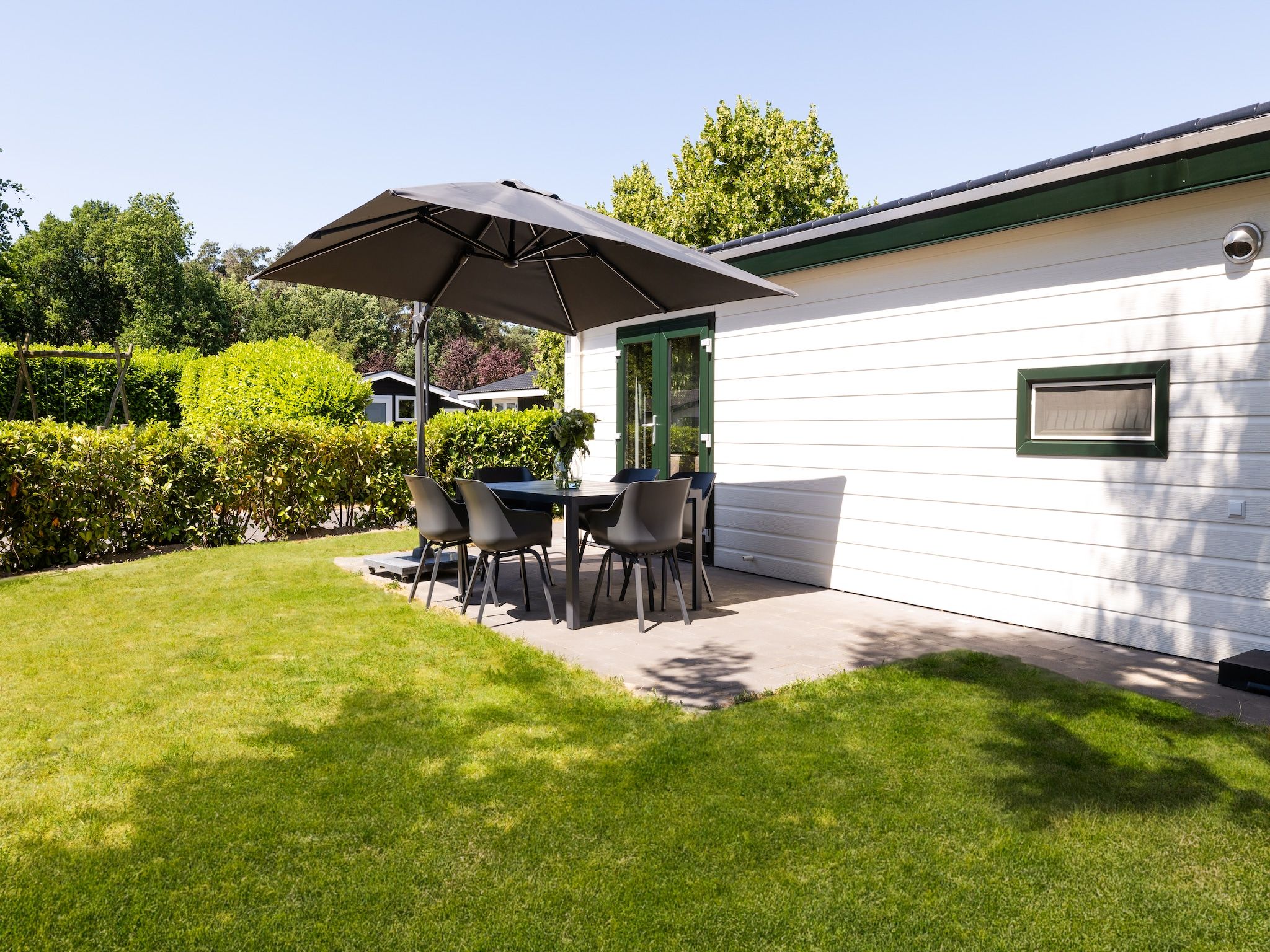 Het terras van Vakantiepark Molenvelden 9 in Veldhoven