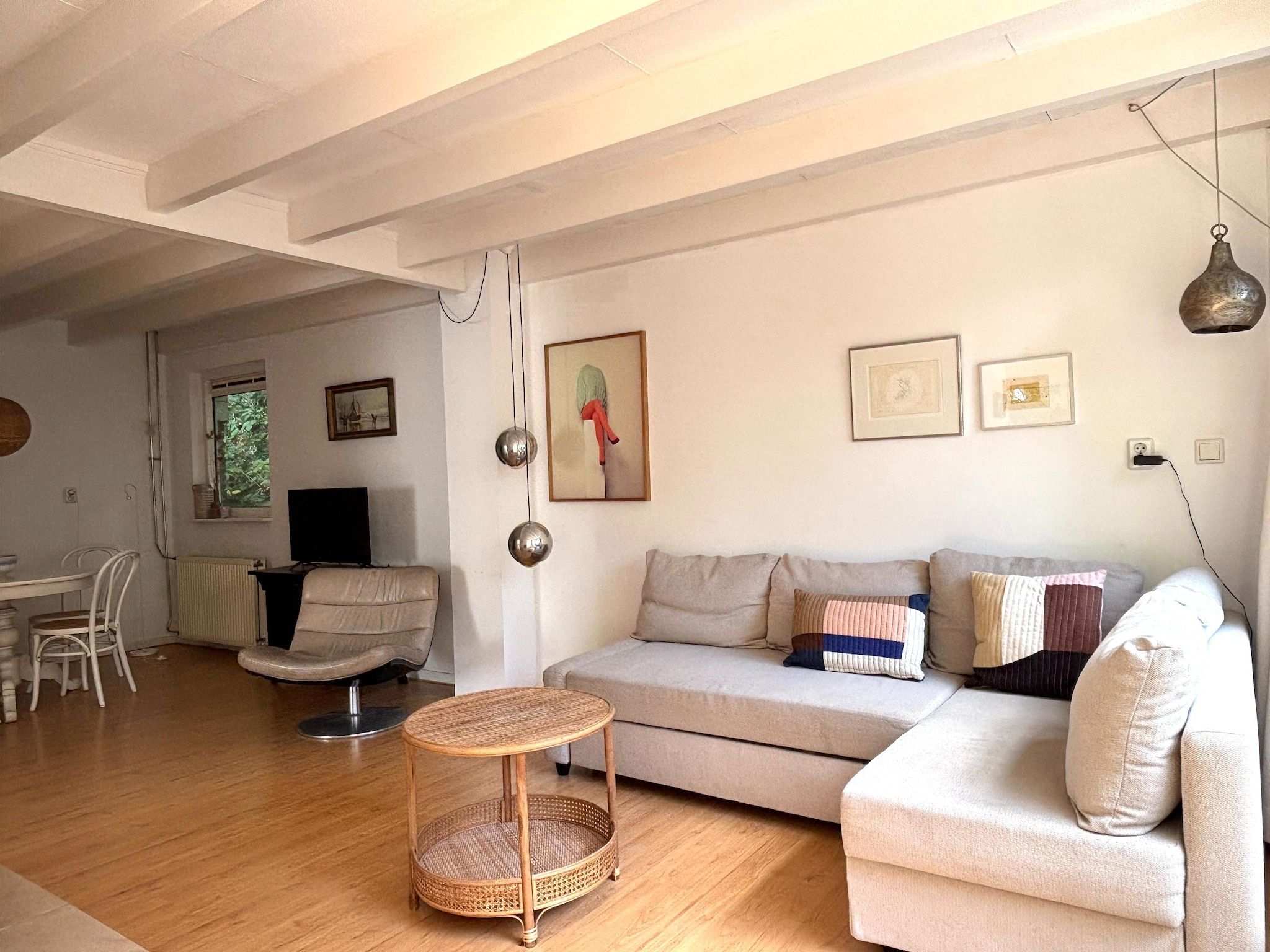 De woonkamer van Casa Duna in Noordwijkerhout