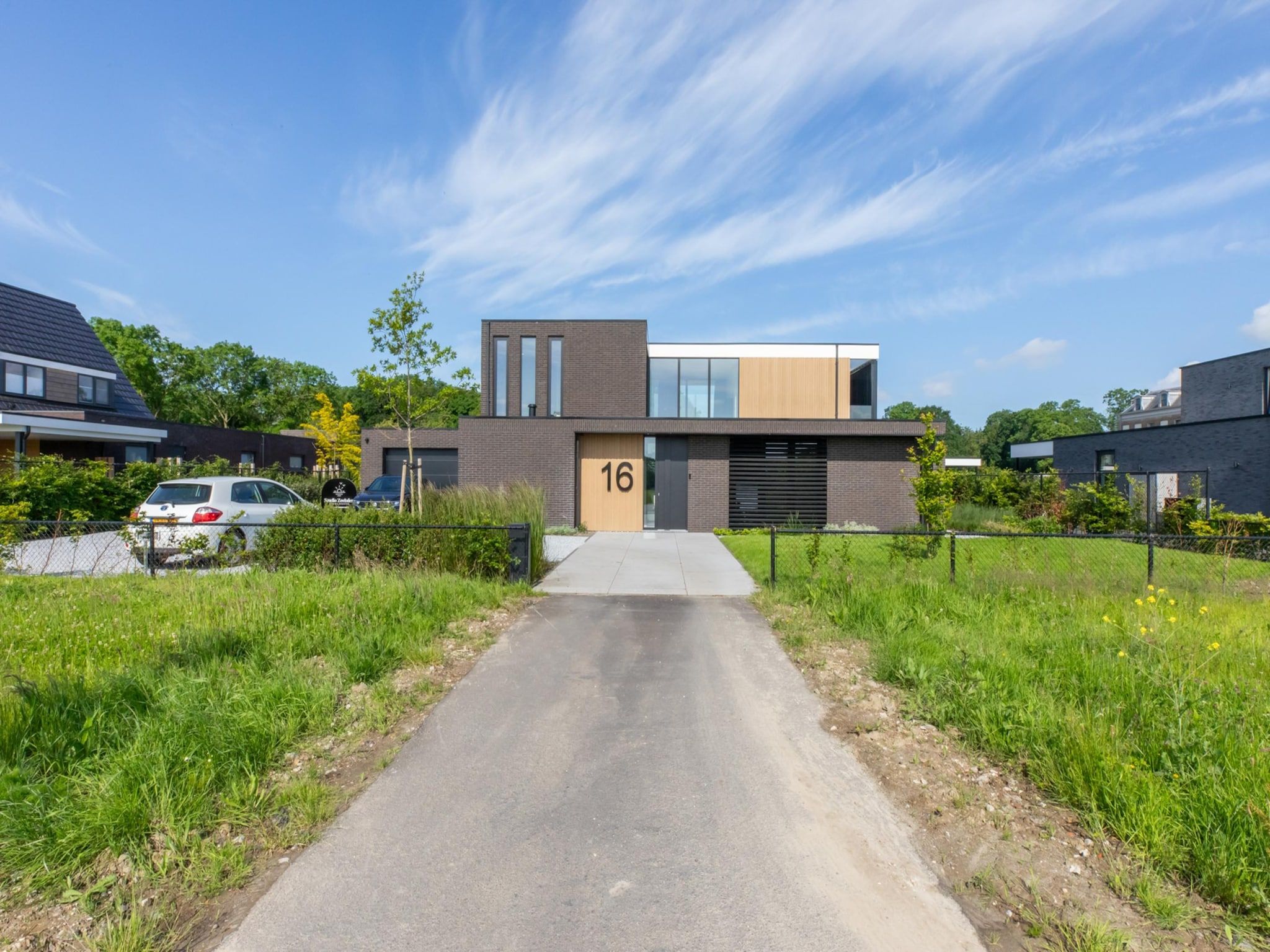 De buitenkant van Studio ZEE in Koudekerke