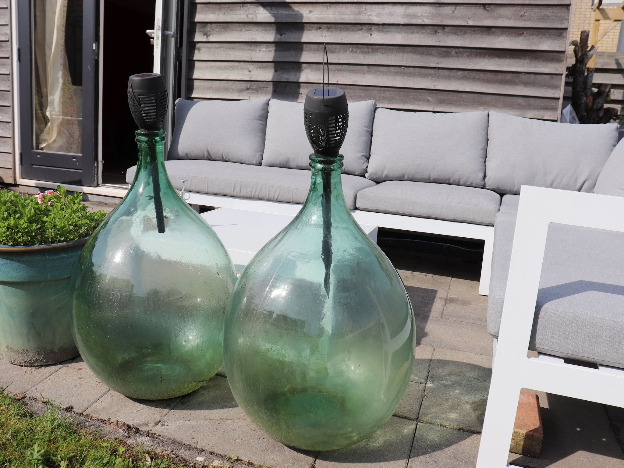 De tuin van Vakantiehuis in zonnig Grou in Gou