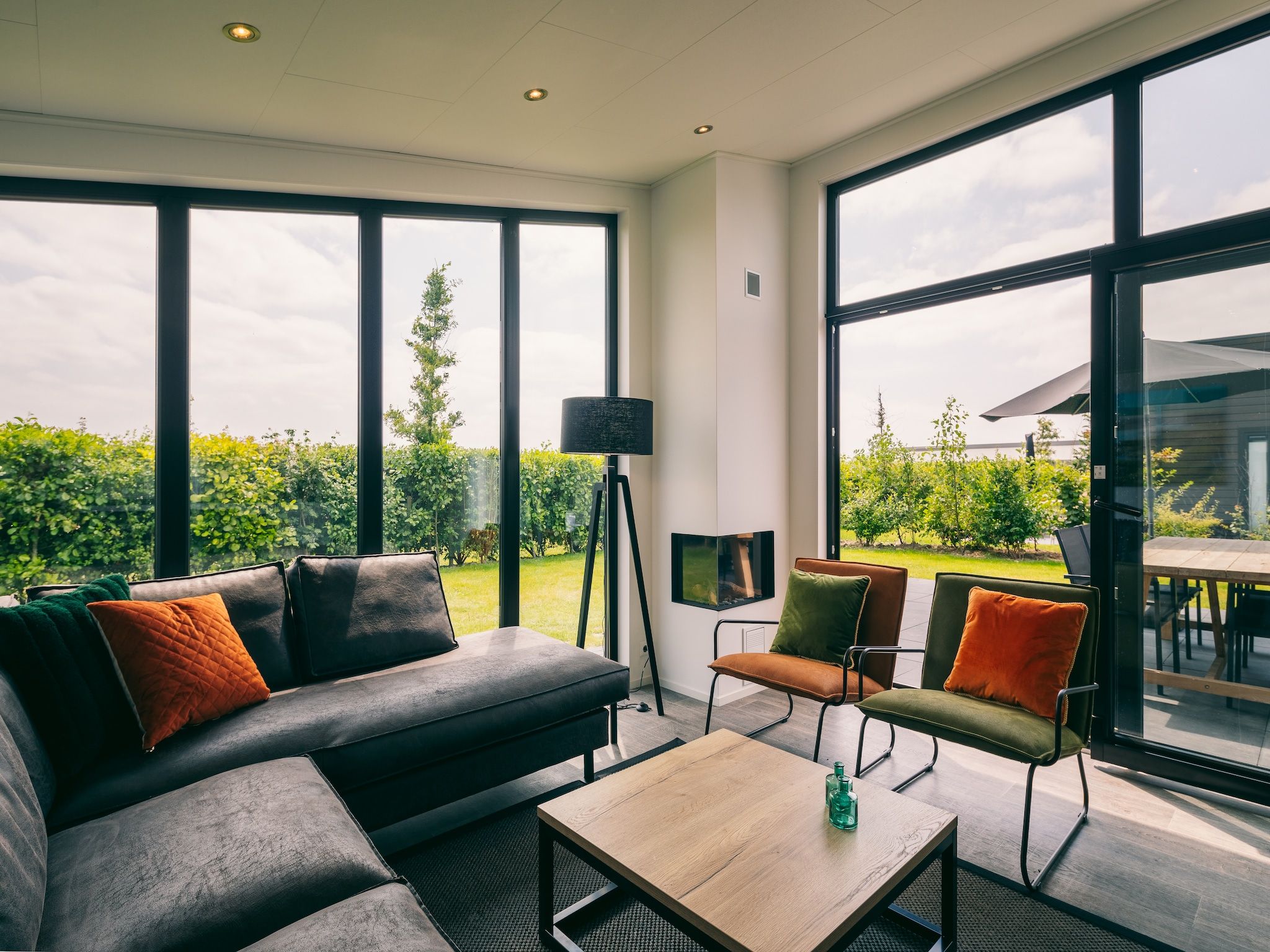 De woonkamer van Vakantiepark Zeedijk 5 in Herkingen