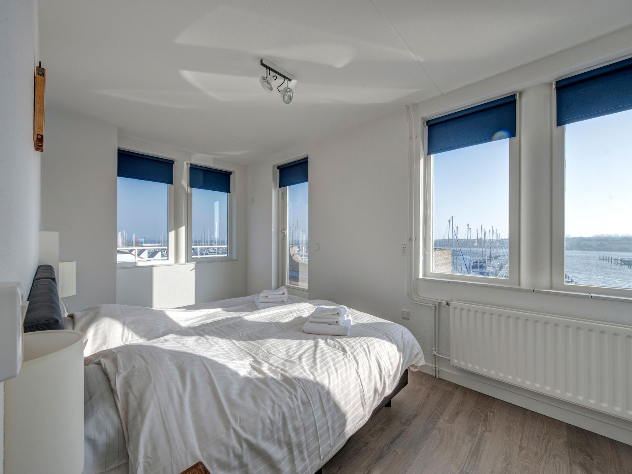 Een slaapkamer van Marina Port Zélande 1 in Ouddorp
