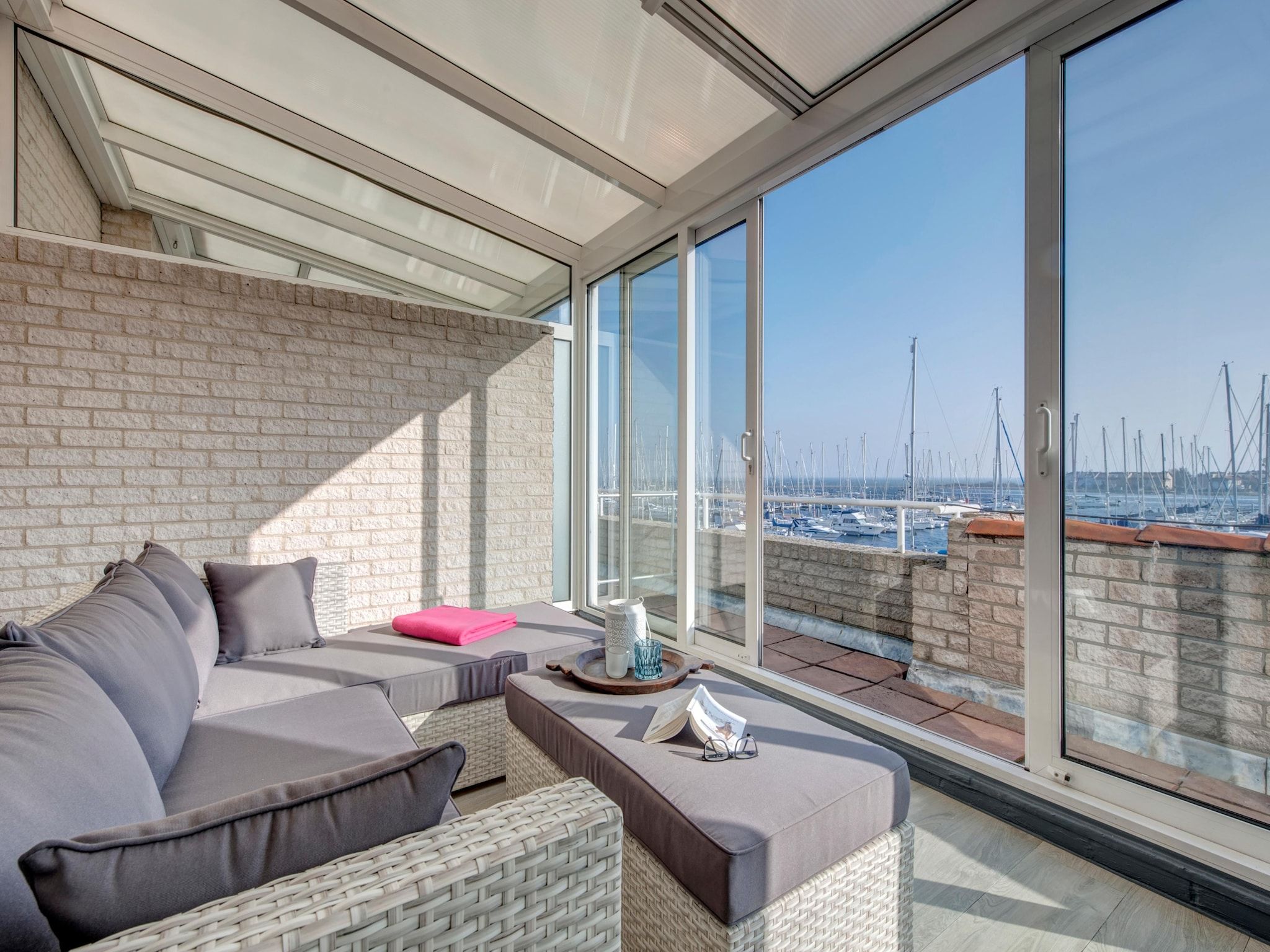 Het terras van Marina Port Zélande 1 in Ouddorp