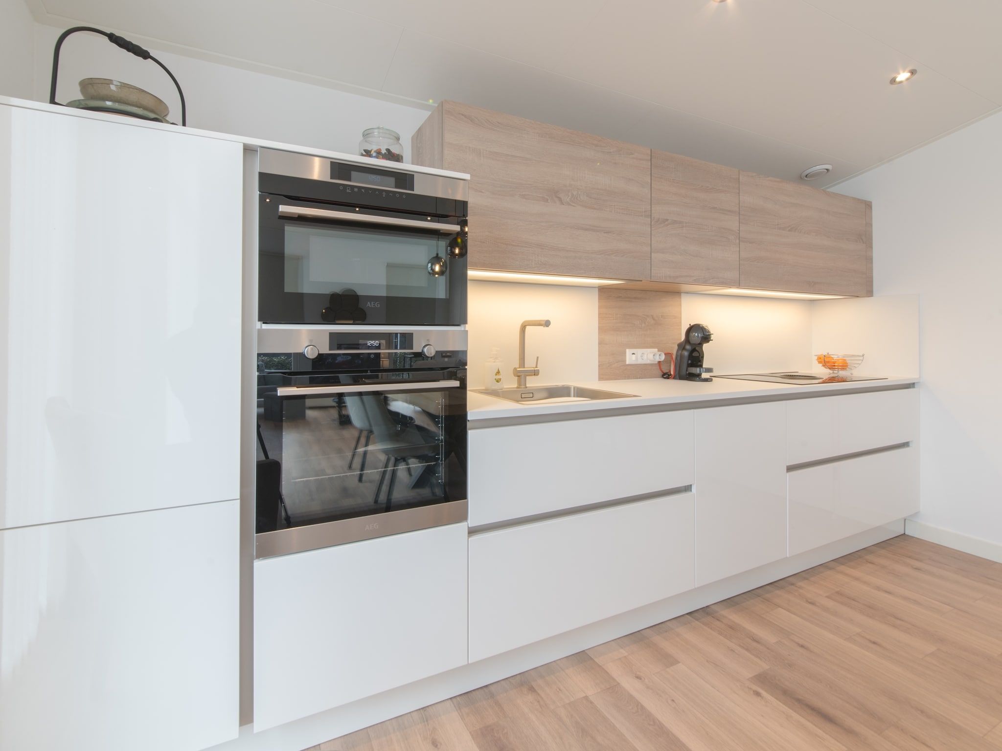 De keuken van Water Resort Oosterschelde 76 in Wemeldinge