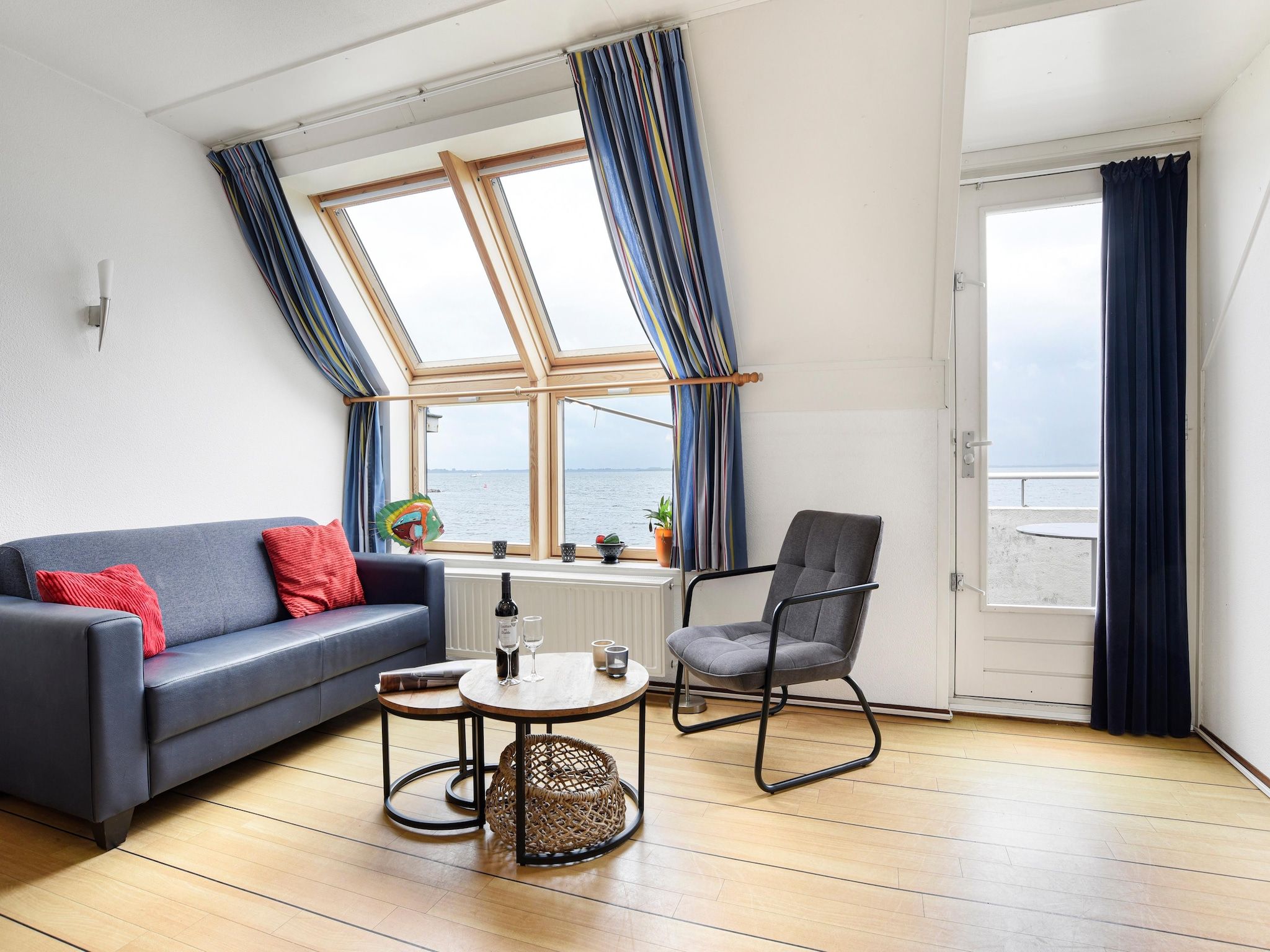 De woonkamer van Parc Port Greve 14 in Brouwershaven