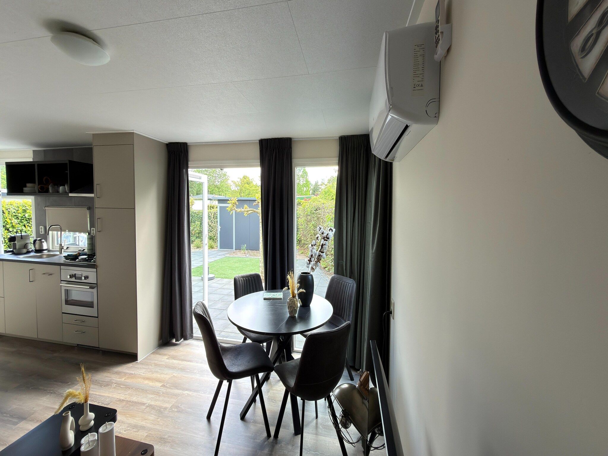 De eetkamer van Chalet stegeren in Stegeren