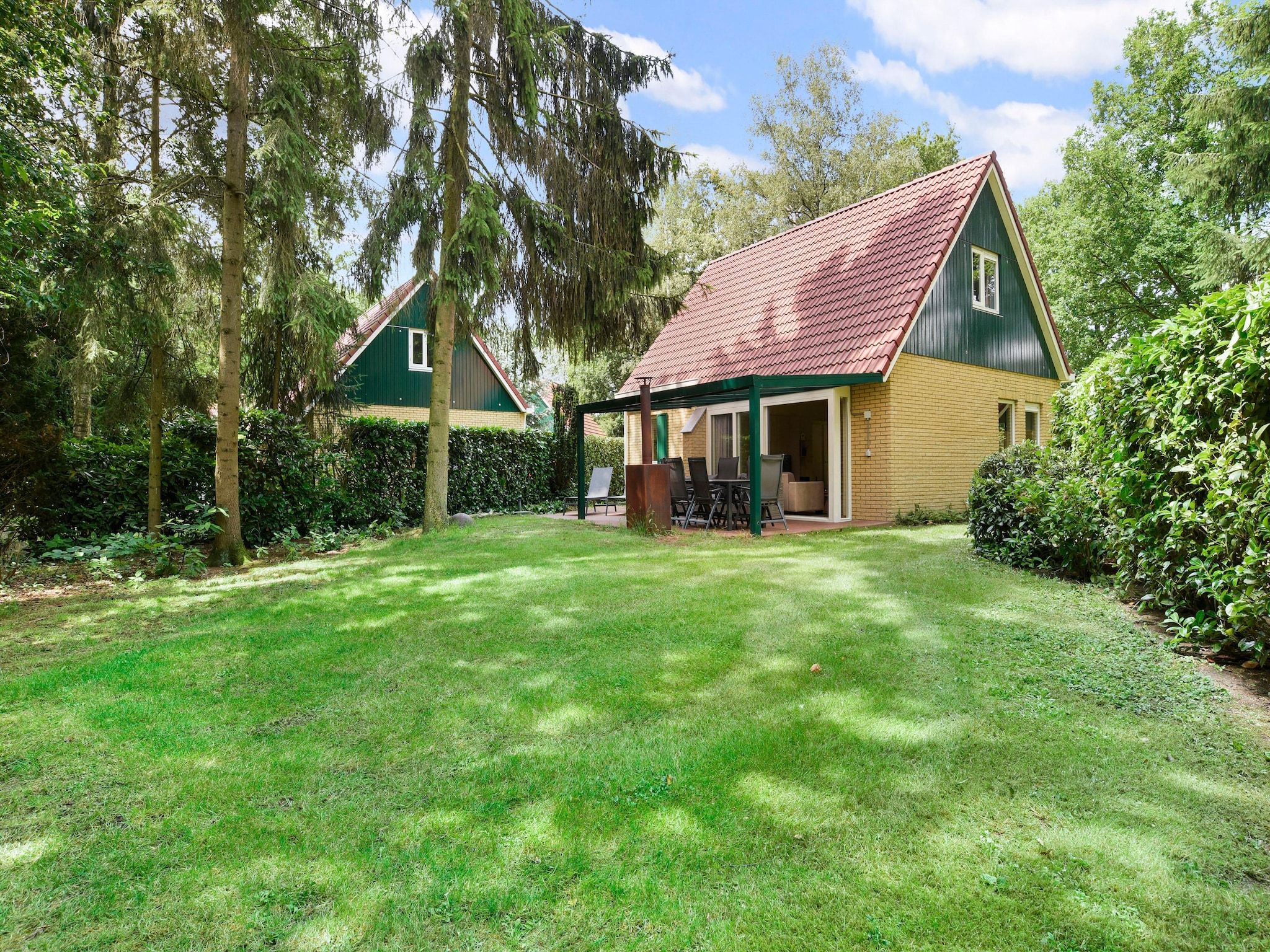 De tuin van Parc Duc de Brabant 12 in Diessen-Baarschot