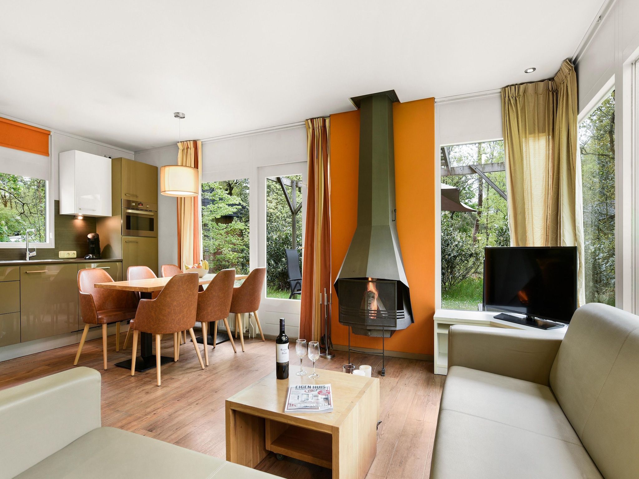 De woonkamer van Parc Heihaas 12 in Putten