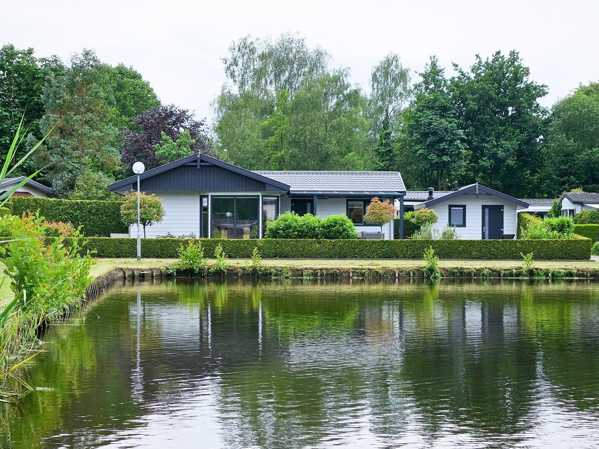 De buitenkant van Kieftveen 18-535 Bamboo house in Voorthuizen