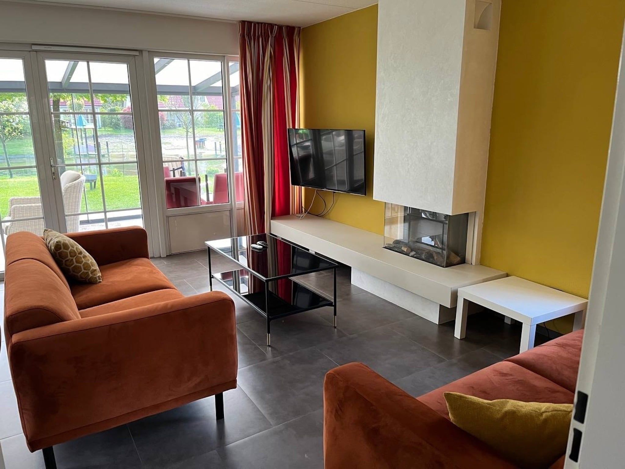 De woonkamer van Vakantiepark Hellendoorn 6 in Hellendoorn
