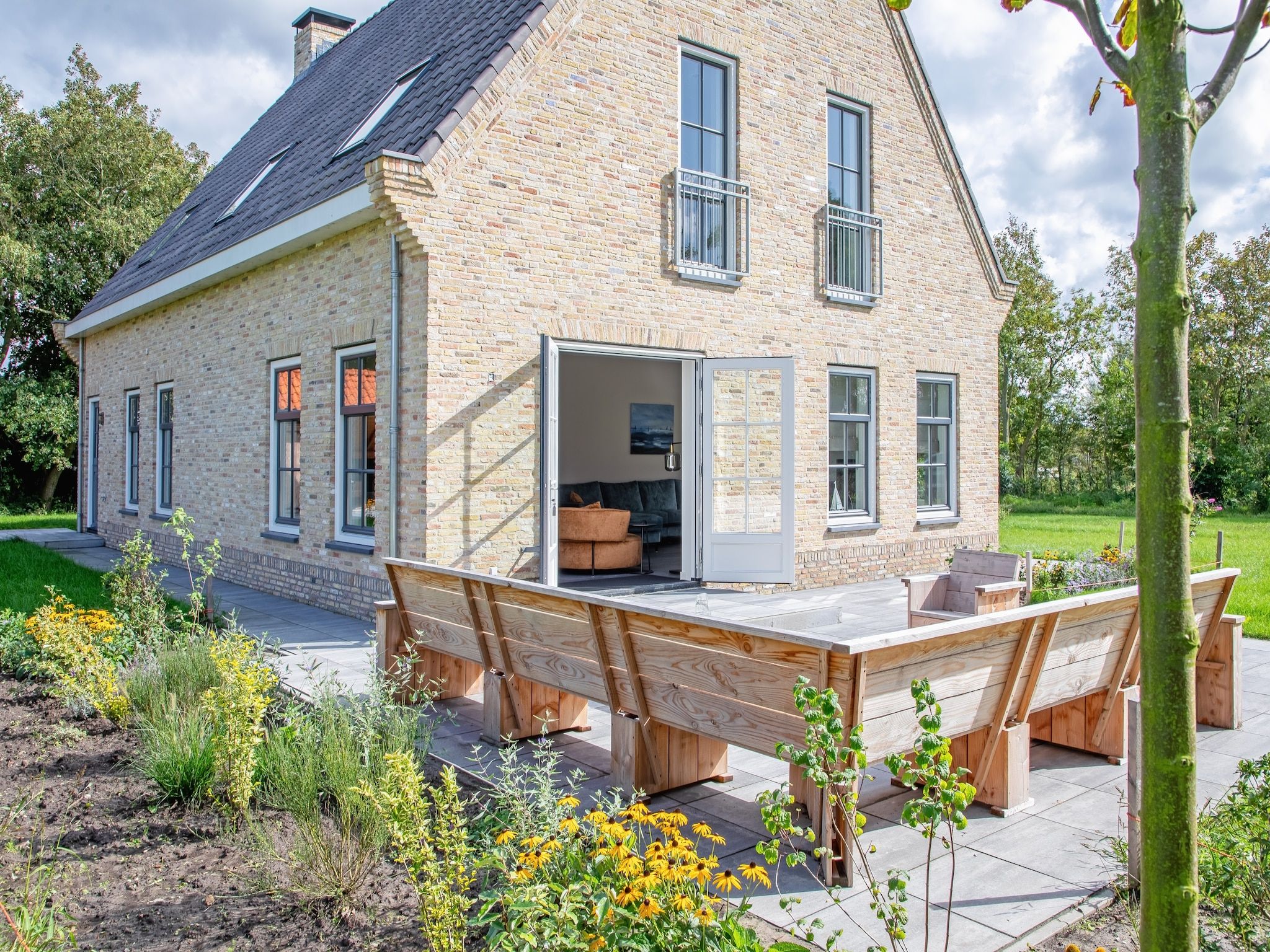 Het terras van Familievilla Nieuw-Zeeland in Oosterend