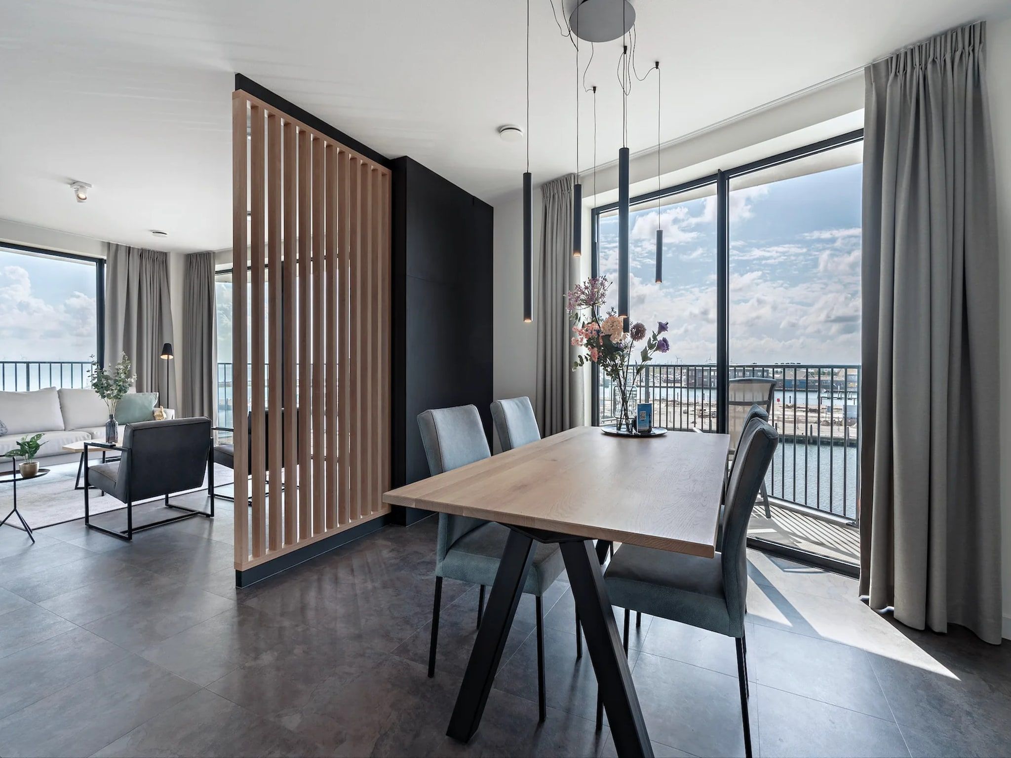 De eetkamer van Breskens Apartments & Penthouses 10 in Breskens