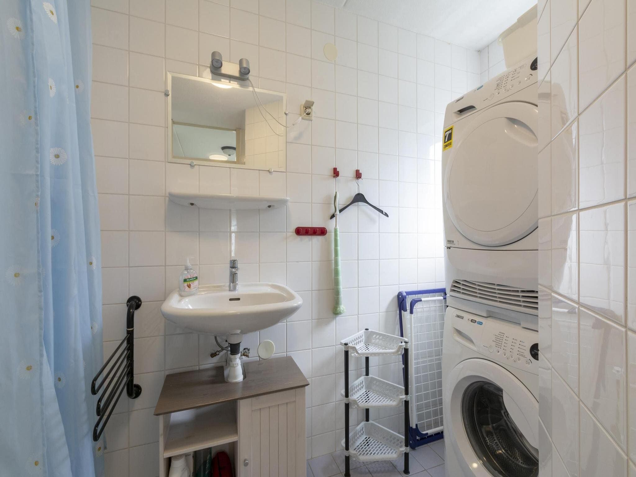 De badkamer van Ooghduyne 148 in Julianadorp aan Zee
